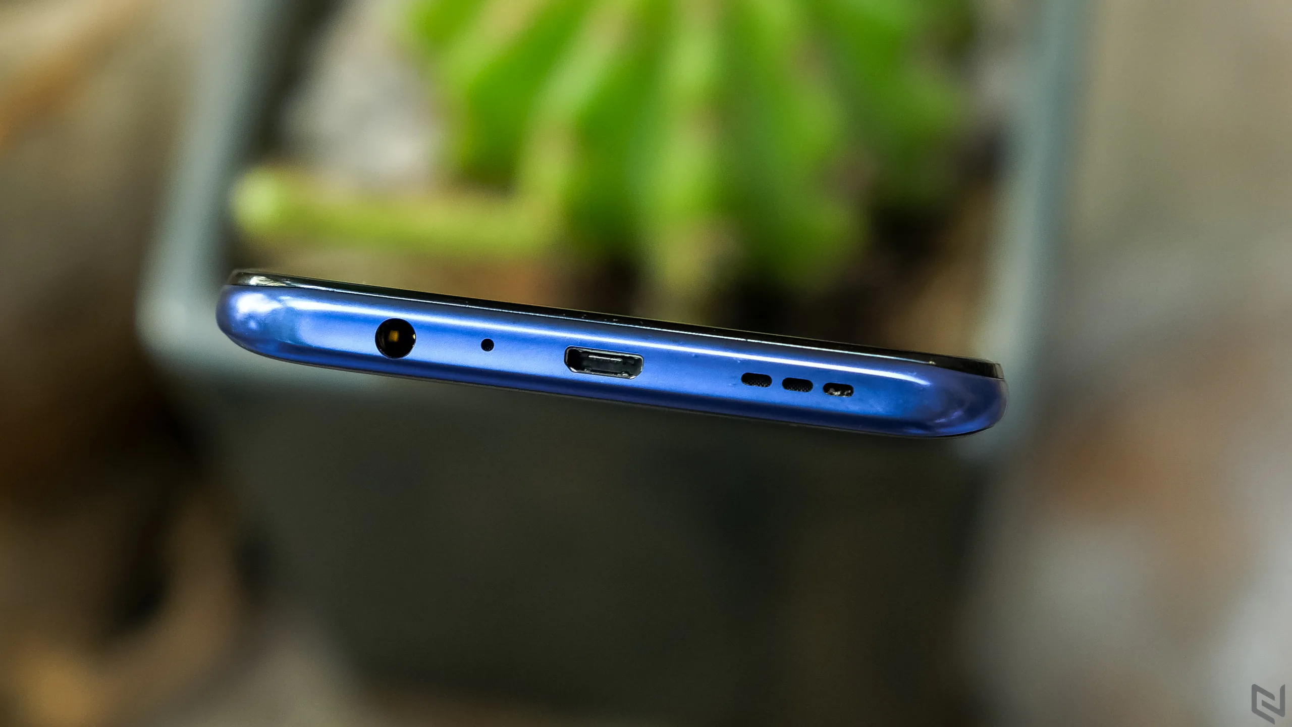 Mở hộp OPPO F11: màn hình giọt nước, màu sắc chuyển đổi đẹp mắt, giá 7.29 triệu