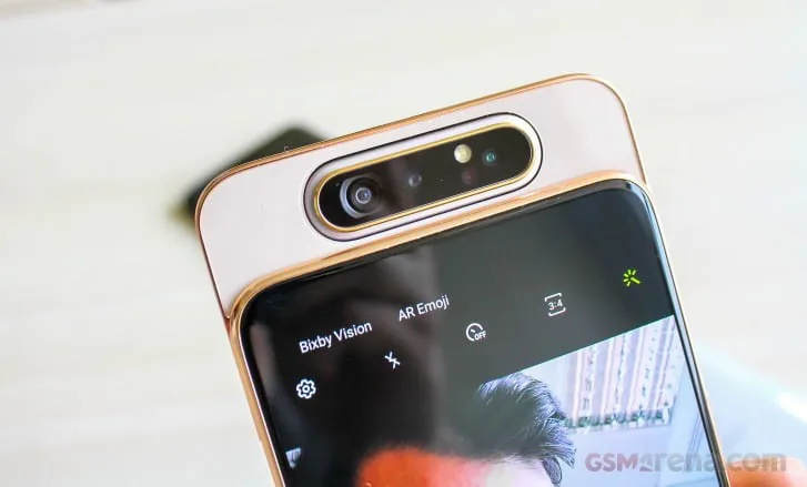 Cận cảnh Samsung Galaxy A80 với cụm camera trượt xoay 180 độ
