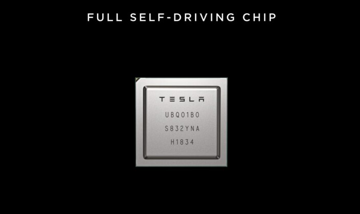 Ảnh thực tế con chip trong xe tự hành của Tesla
