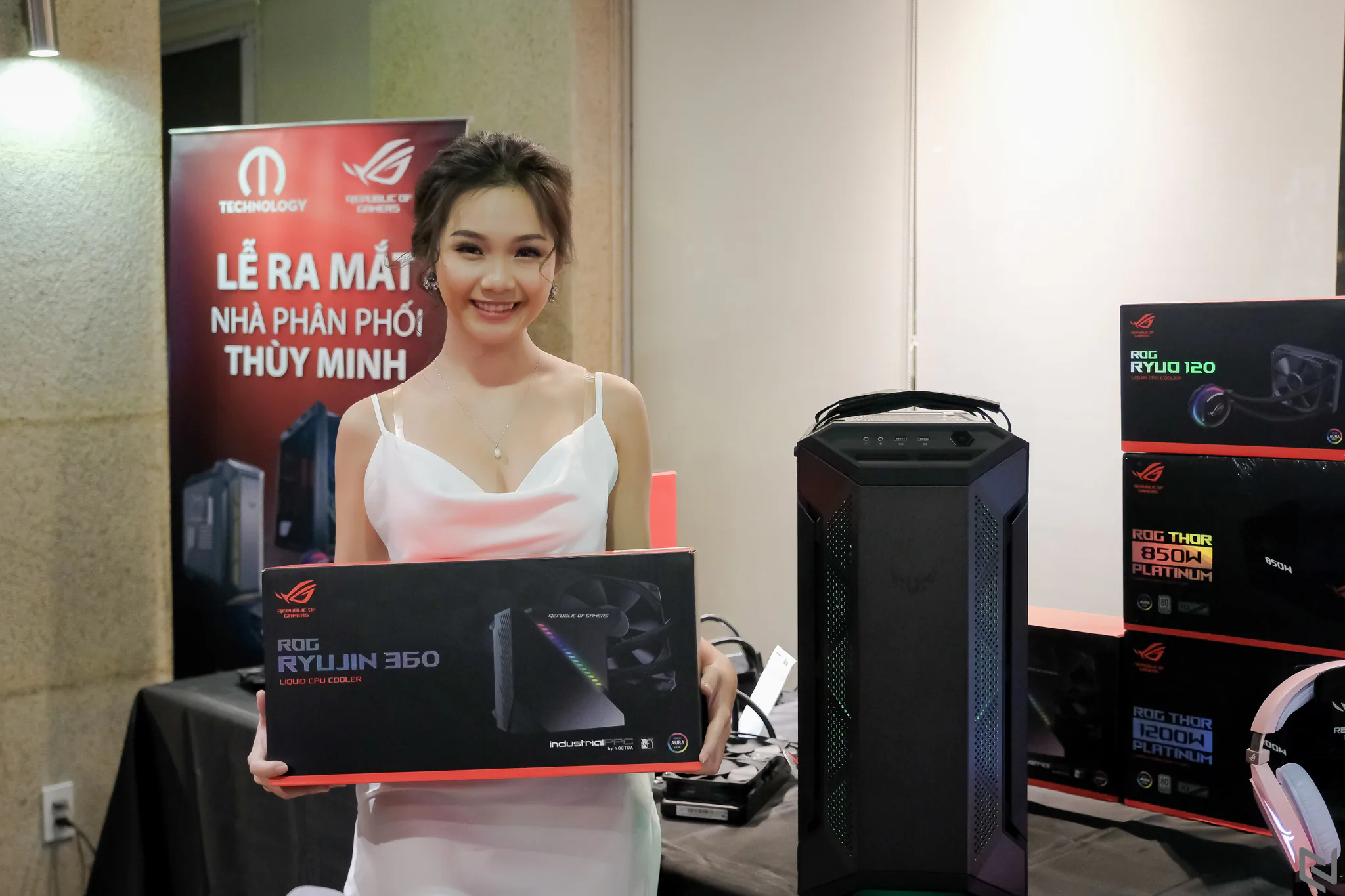 Thùy Minh trở thành nhà phân phối linh kiện mới của ASUS tại thị trường Việt Nam
