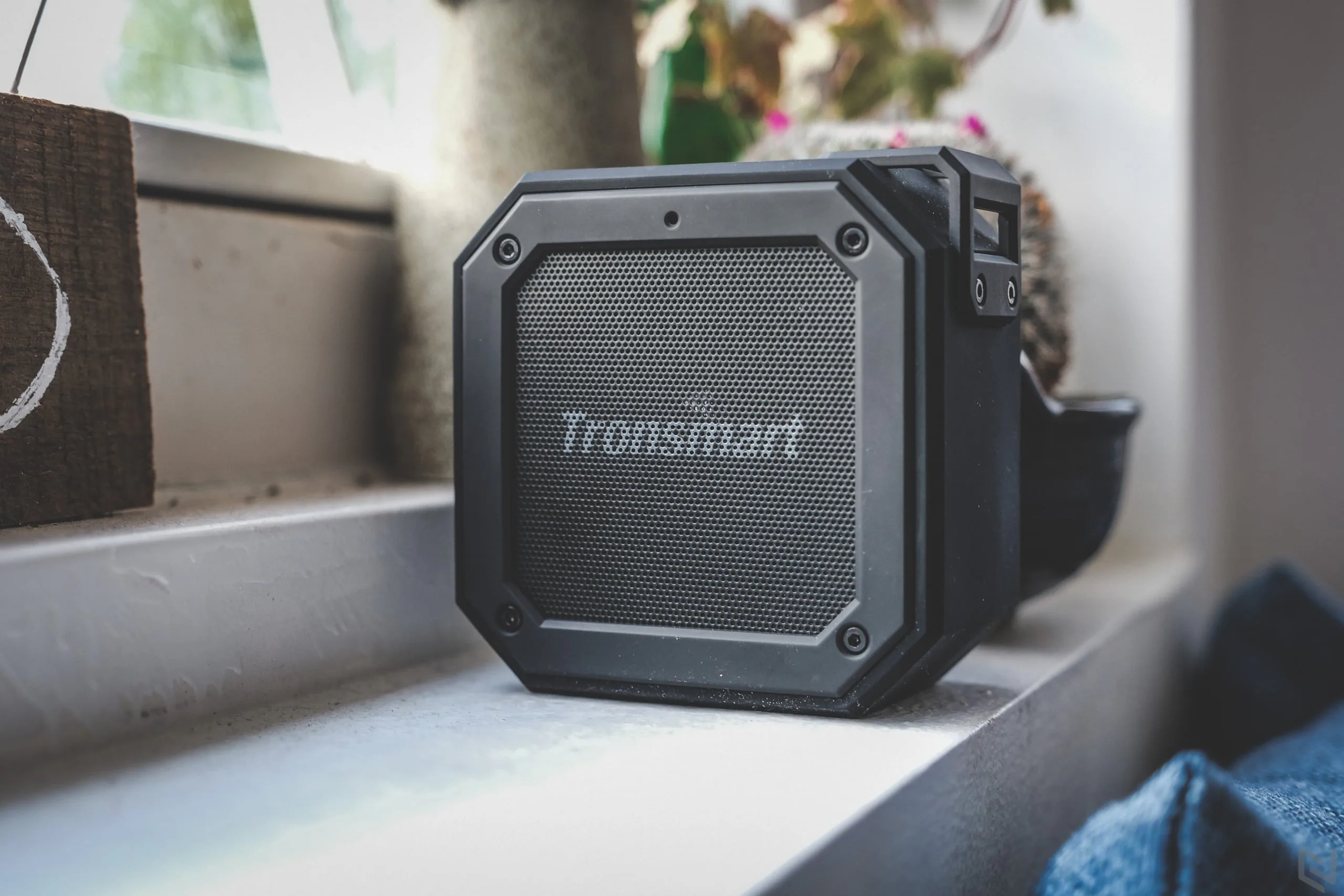 Đánh giá loa bluetooth Tronsmart Element Groove: nhỏ gọn, mạnh mẽ, giá mềm