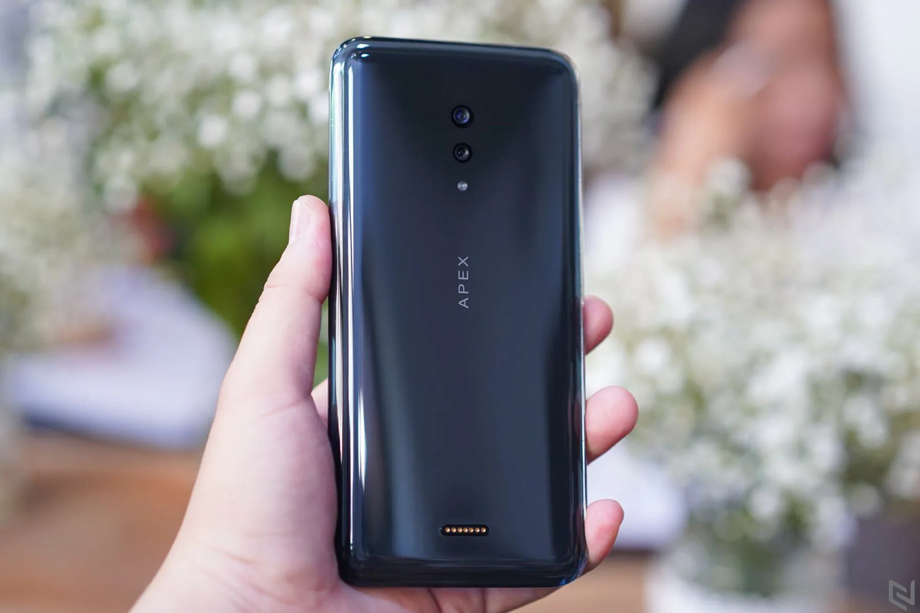 Vivo mang smartphone concept Vivo Apex đến Việt Nam, không nút vật lý, không cổng kết nối
