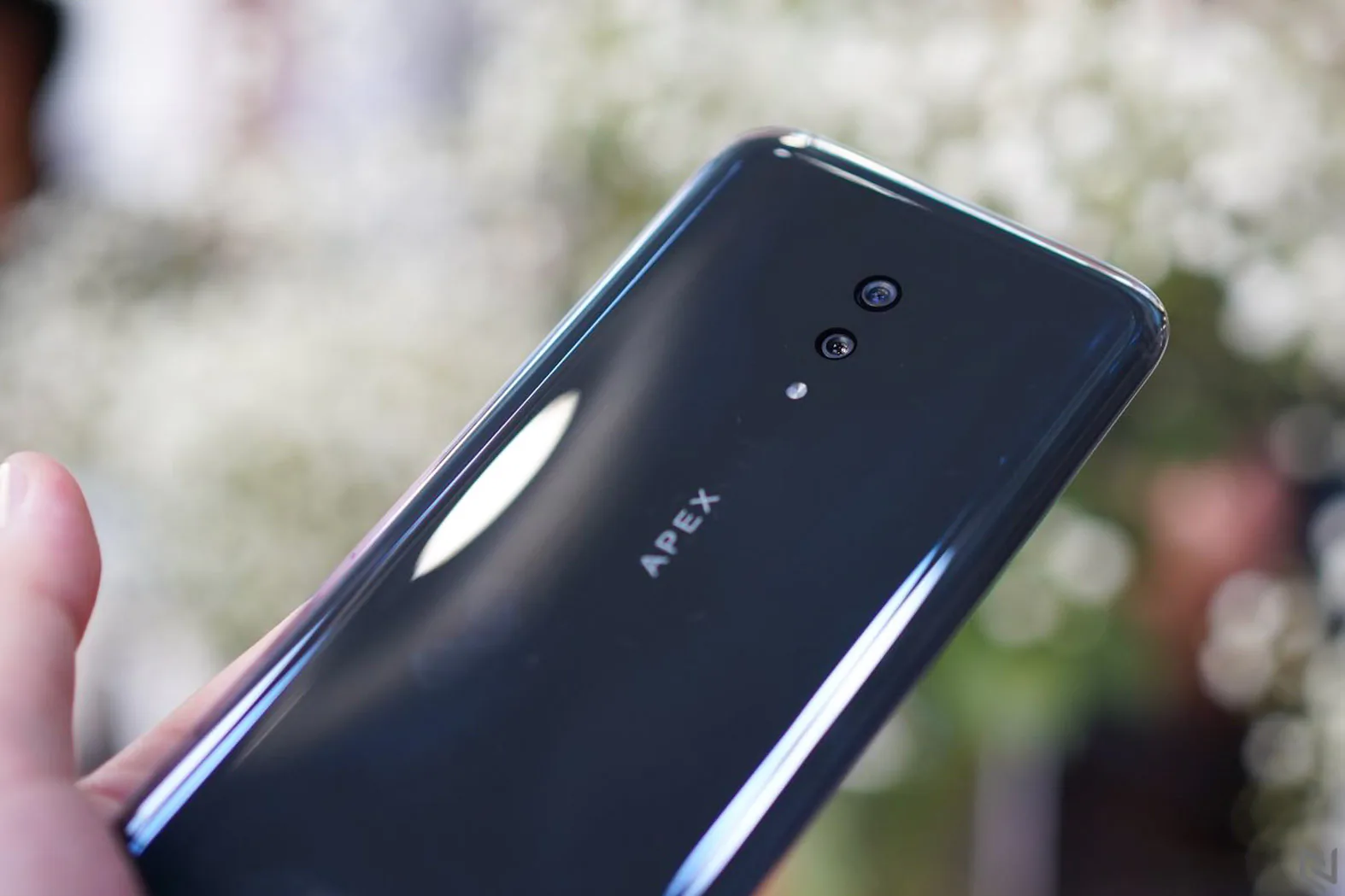 Vivo mang smartphone concept Vivo Apex đến Việt Nam, không nút vật lý, không cổng kết nối