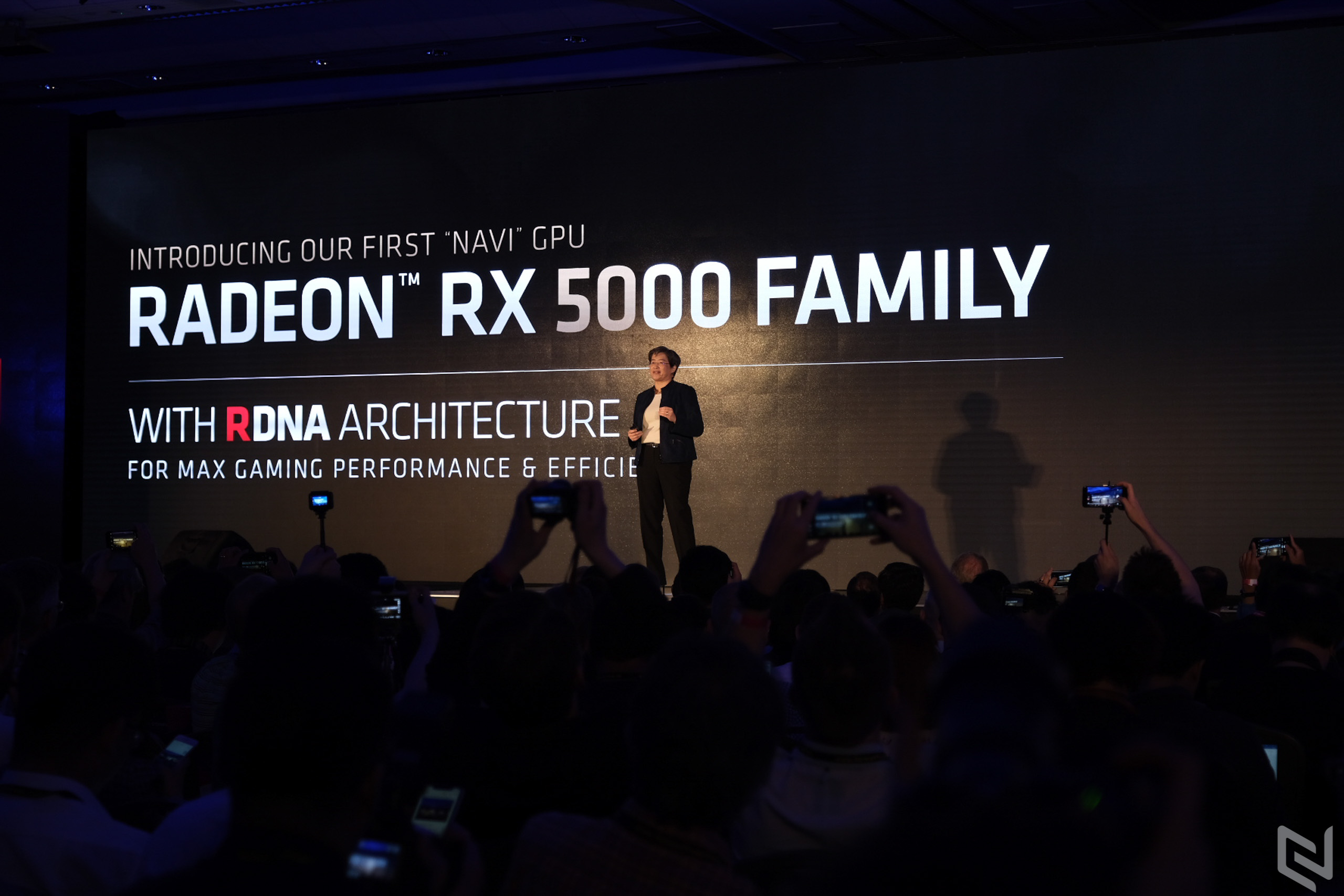 AMD ra mắt GPU dựa trên công nghệ Navi tiến trình 7nm đầu tiên – Radeon RX 5700 cho hiệu năng hơn RTX 2070 10%