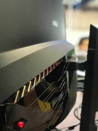 Cận cảnh sản phẩm mới của MSI tại Computex 2019: Thùng máy cong đầu tiên thế giới, bo mạch chủ X570 và VGA Lightning và nhiều thứ khác