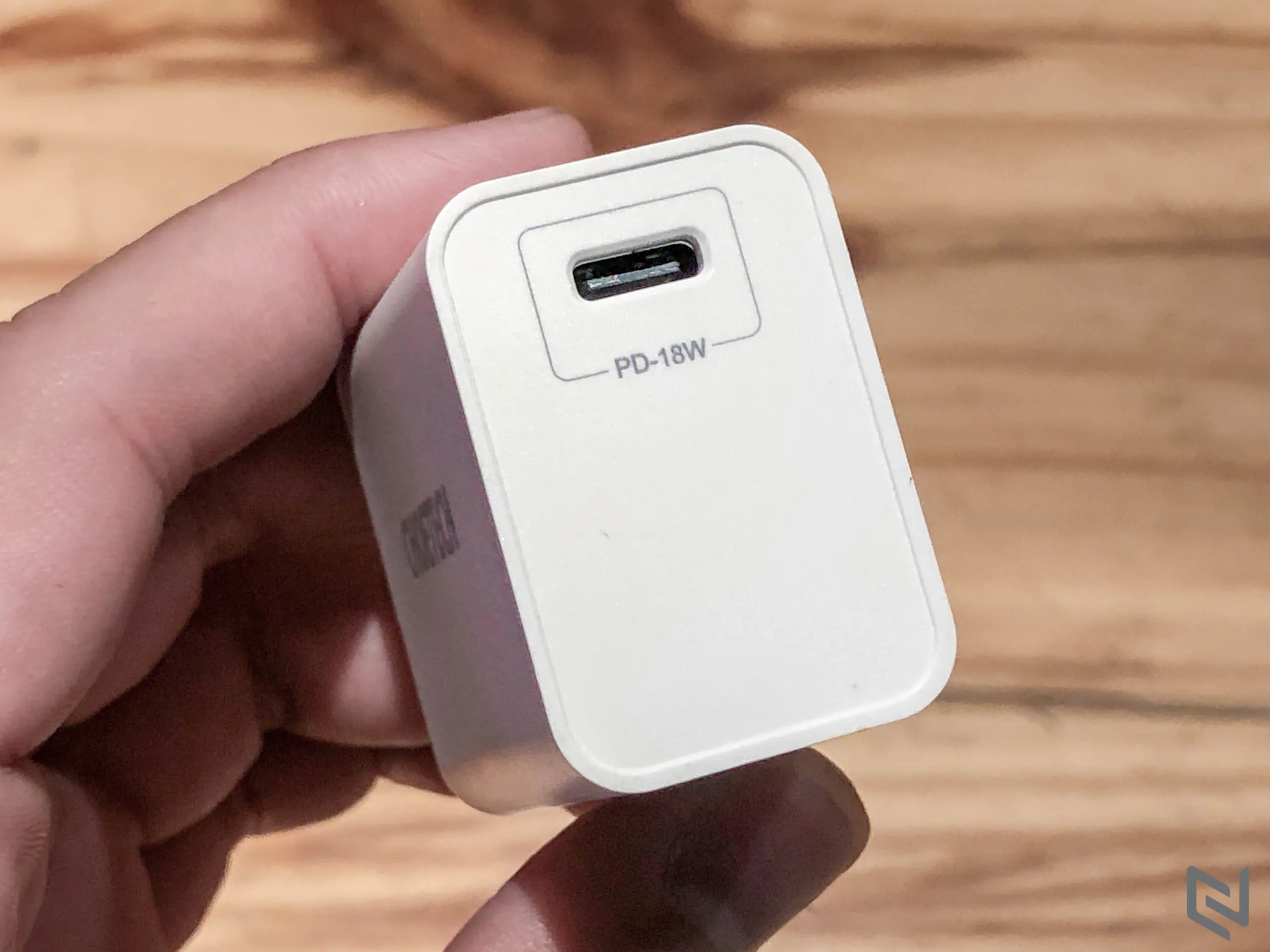 Trên tay sạc nhanh 18W USB-C và cáp USB-C to Lightning chuẩn MFI từ Choetech