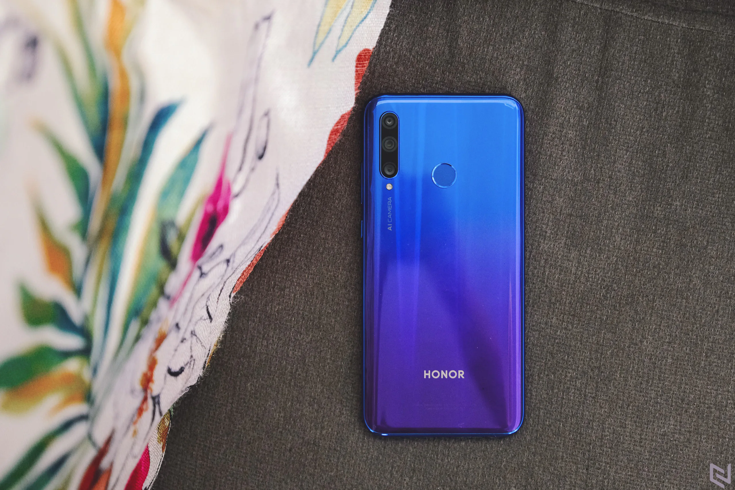 Đánh giá Honor 20 Lite: Đẹp thôi chưa đủ, bộ ba camera còn rất ấn tượng trong tầm giá