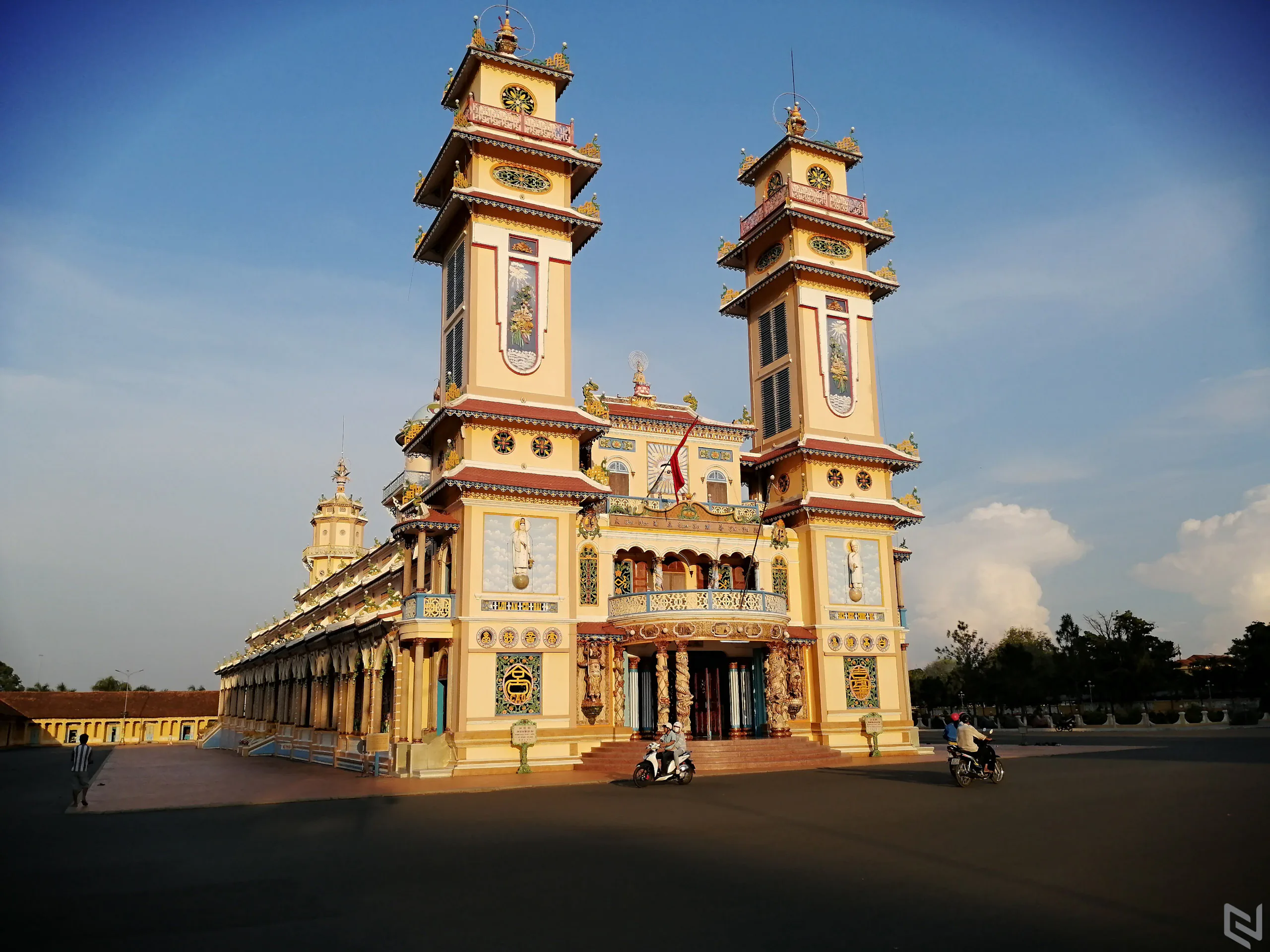 Đánh giá Honor 20 Lite: Đẹp thôi chưa đủ, bộ ba camera còn rất ấn tượng trong tầm giá