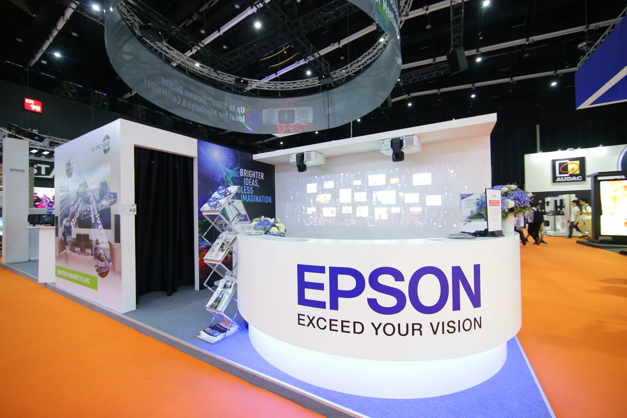 Epson ra mắt máy chiếu công nghệ 3LCD độ sáng 30,000 lumens tại Infocomm ĐNA 2019