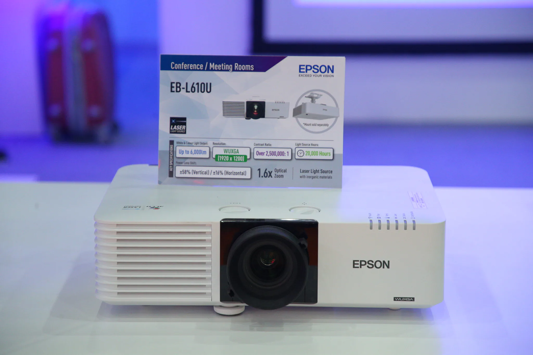 Epson ra mắt máy chiếu công nghệ 3LCD độ sáng 30,000 lumens tại Infocomm ĐNA 2019