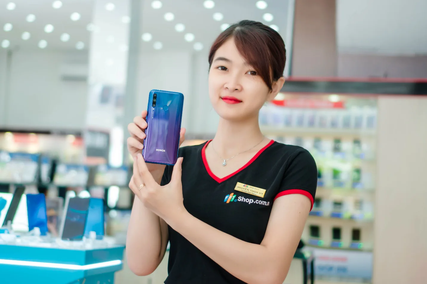 HONOR 20 LITE chính thức lên kệ FPT Shop, giá 5,990,000VND