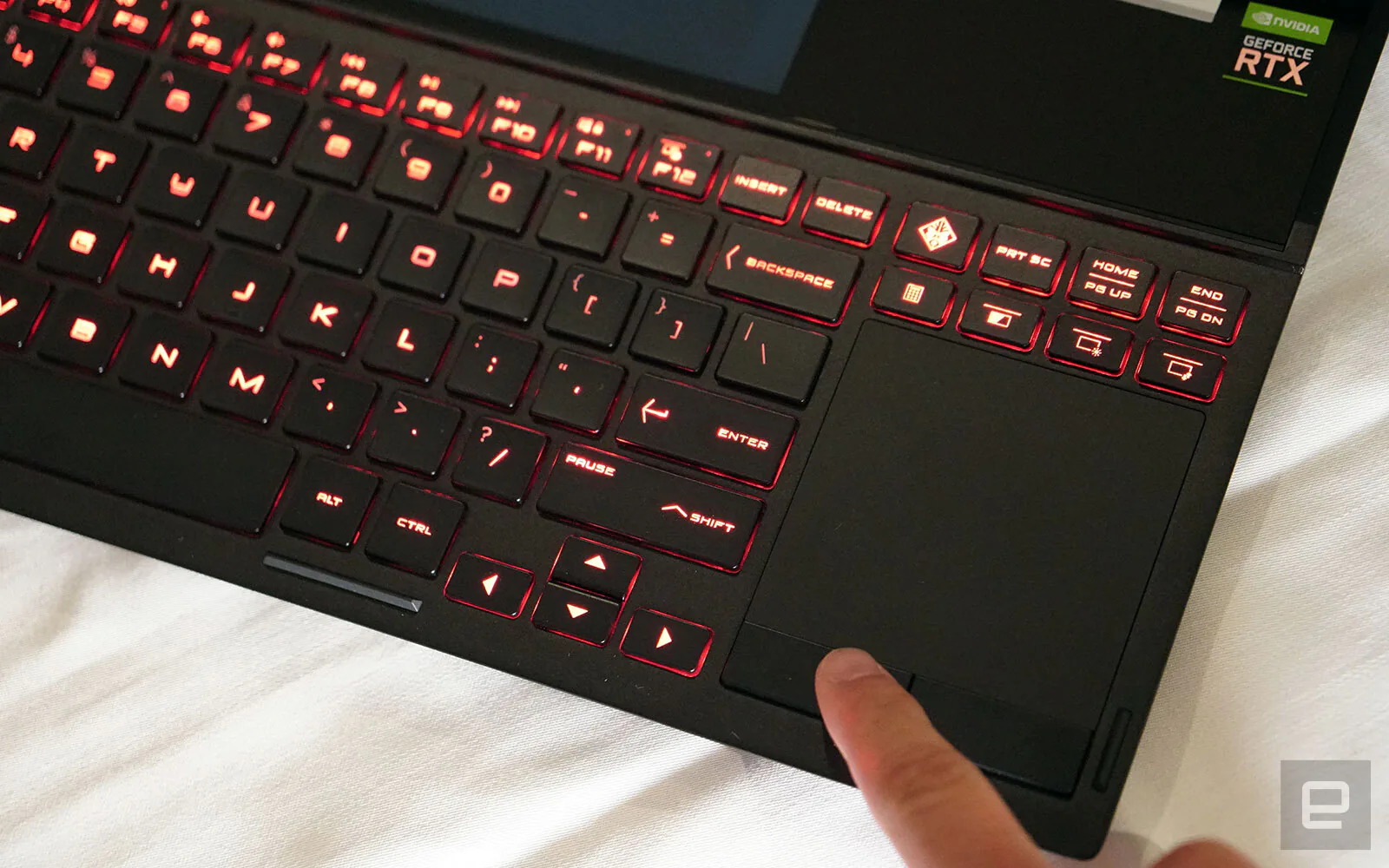 HP ra mắt laptop chơi game hai màn hình Omen X 2S 15