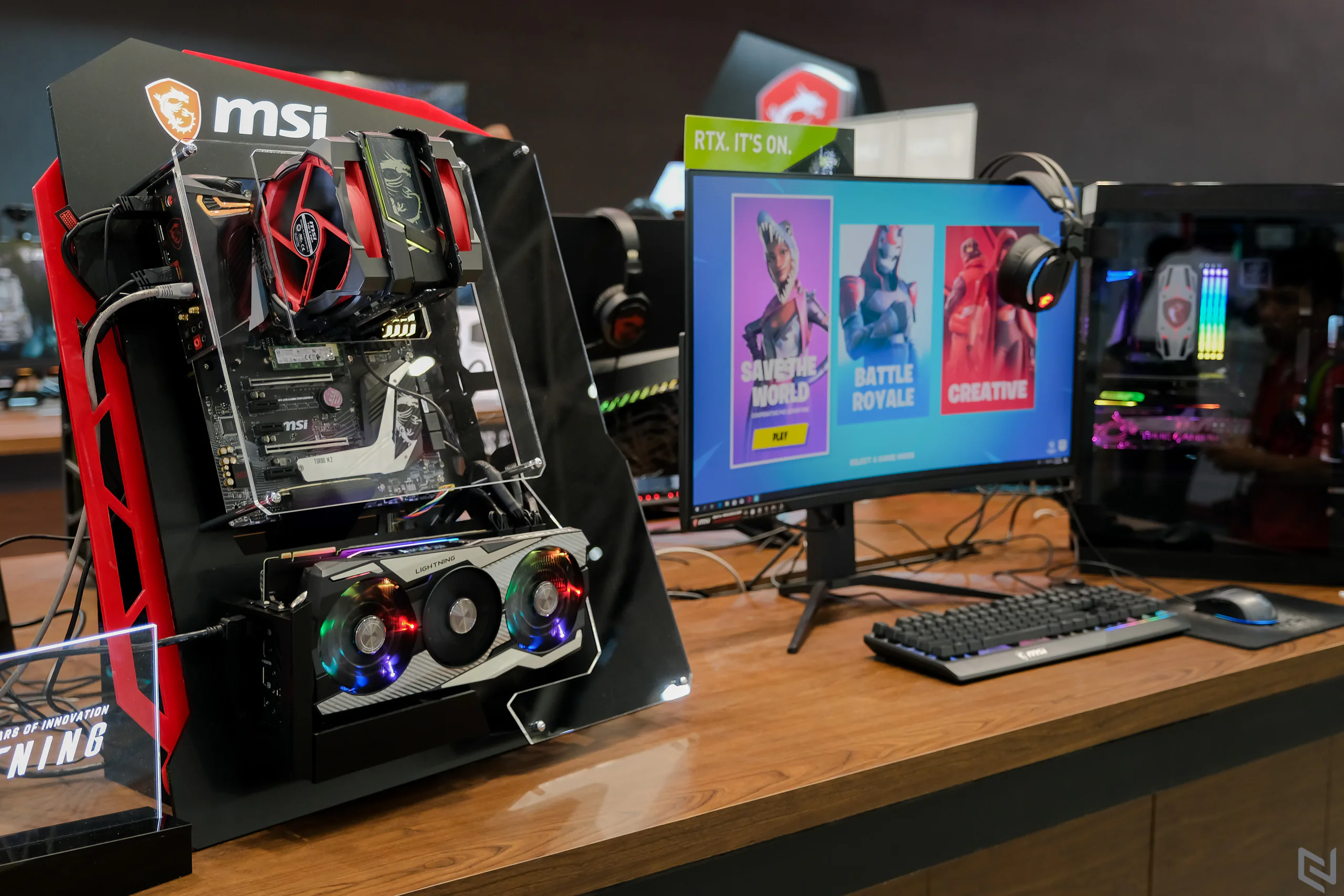 Cận cảnh sản phẩm mới của MSI tại Computex 2019: Thùng máy cong đầu tiên thế giới, bo mạch chủ X570 và VGA Lightning và nhiều thứ khác