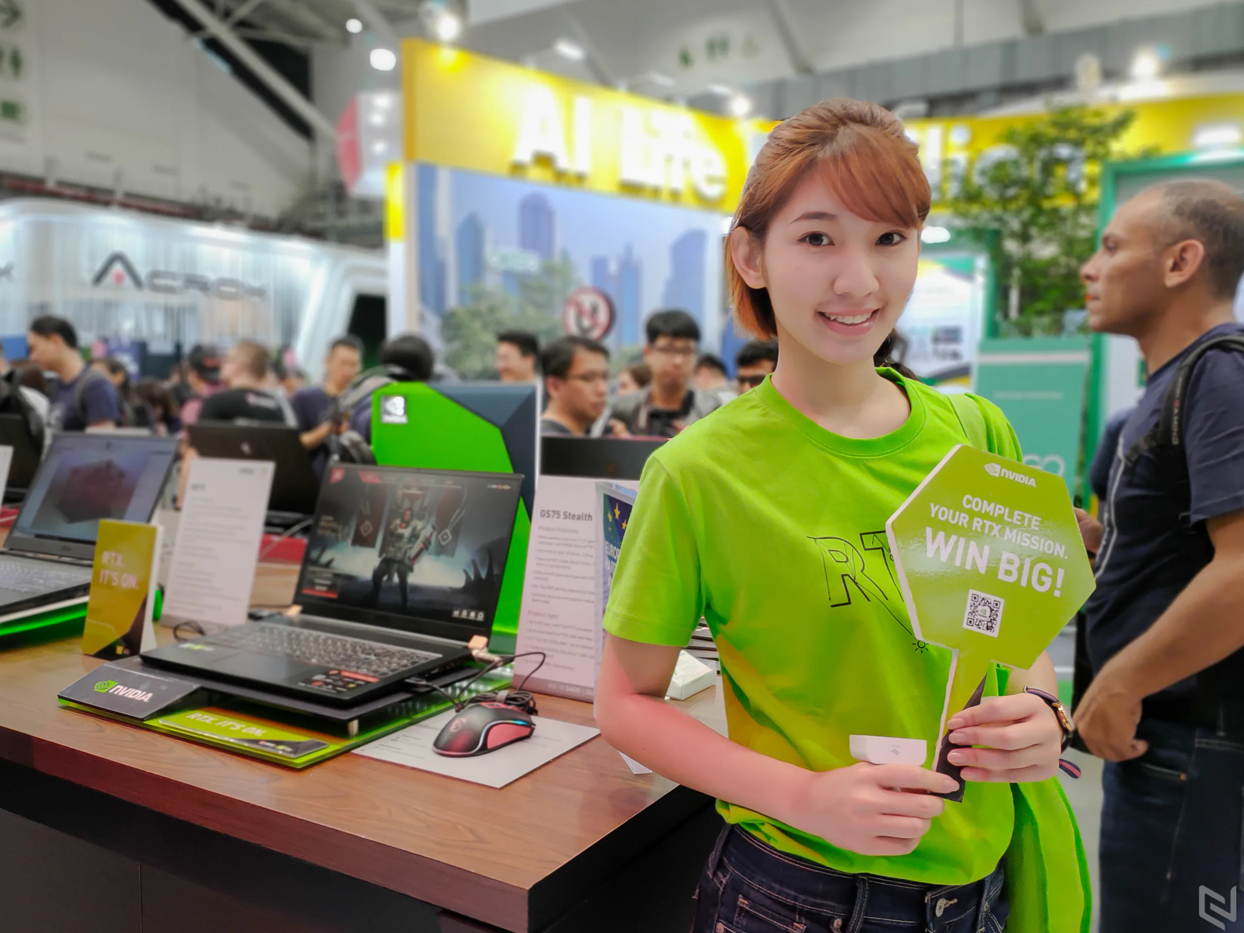 Bóng hồng Computex 2019 qua ống kính OPPO Reno