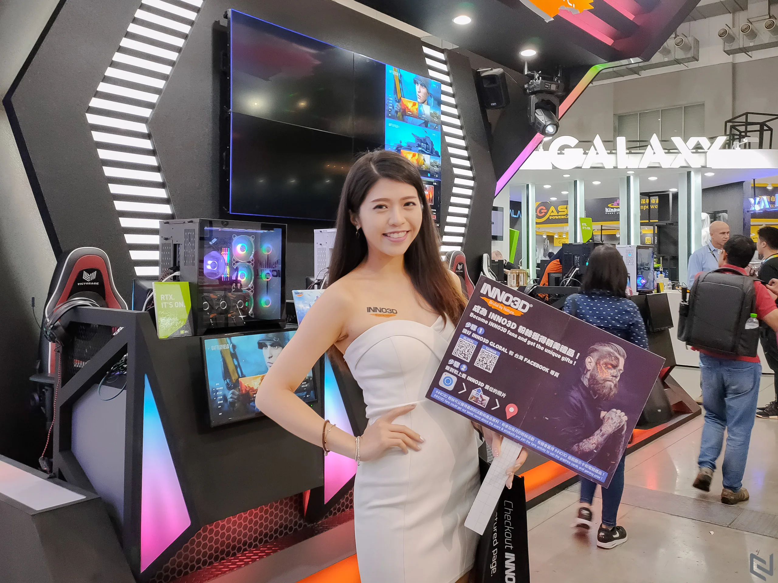 Bóng hồng Computex 2019 qua ống kính OPPO Reno