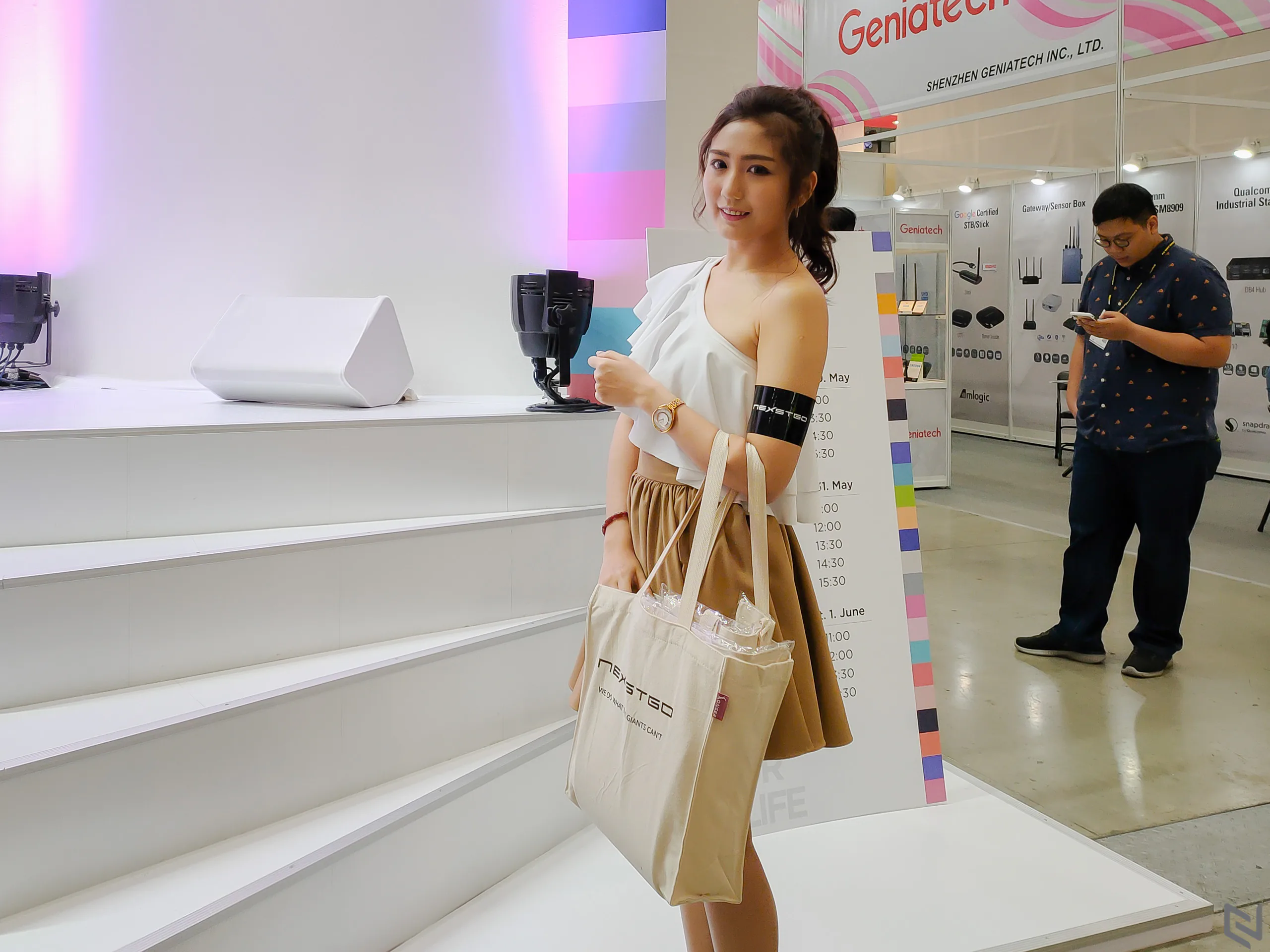 Bóng hồng Computex 2019 qua ống kính OPPO Reno