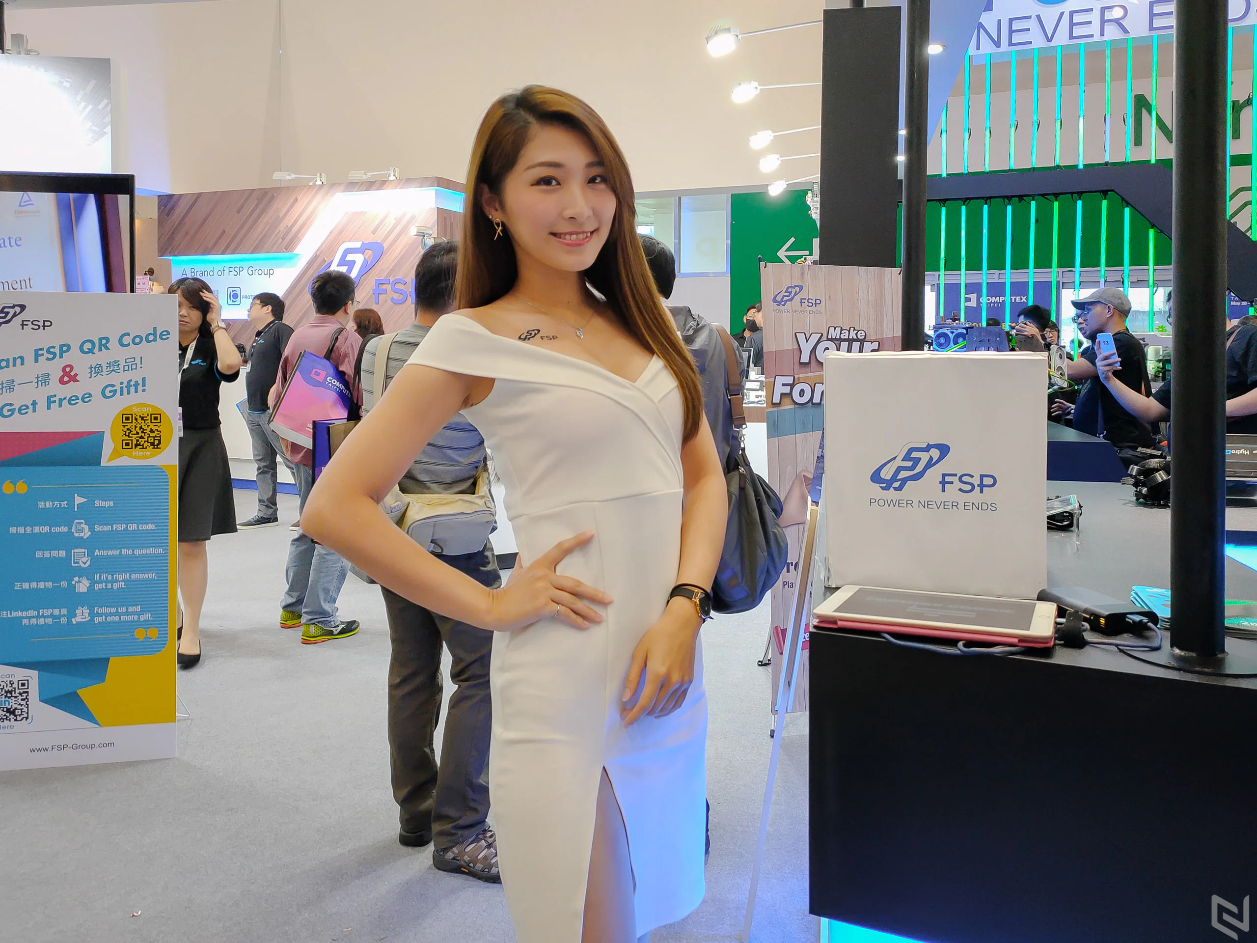 Bóng hồng Computex 2019 qua ống kính OPPO Reno