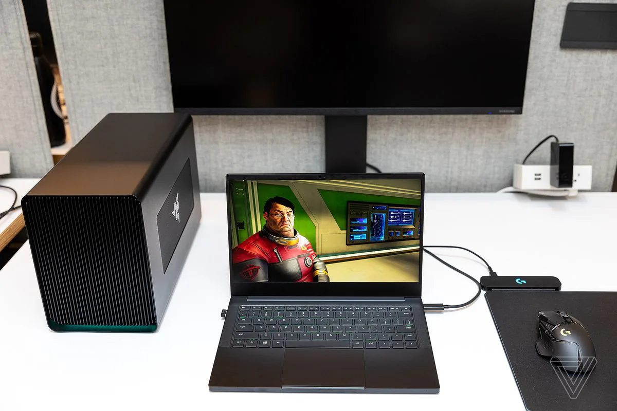 Đánh giá eGPU Razer Core X Chroma: đầy màu sắc, nhiều cổng kết nối, vẻ ngoài sang trọng