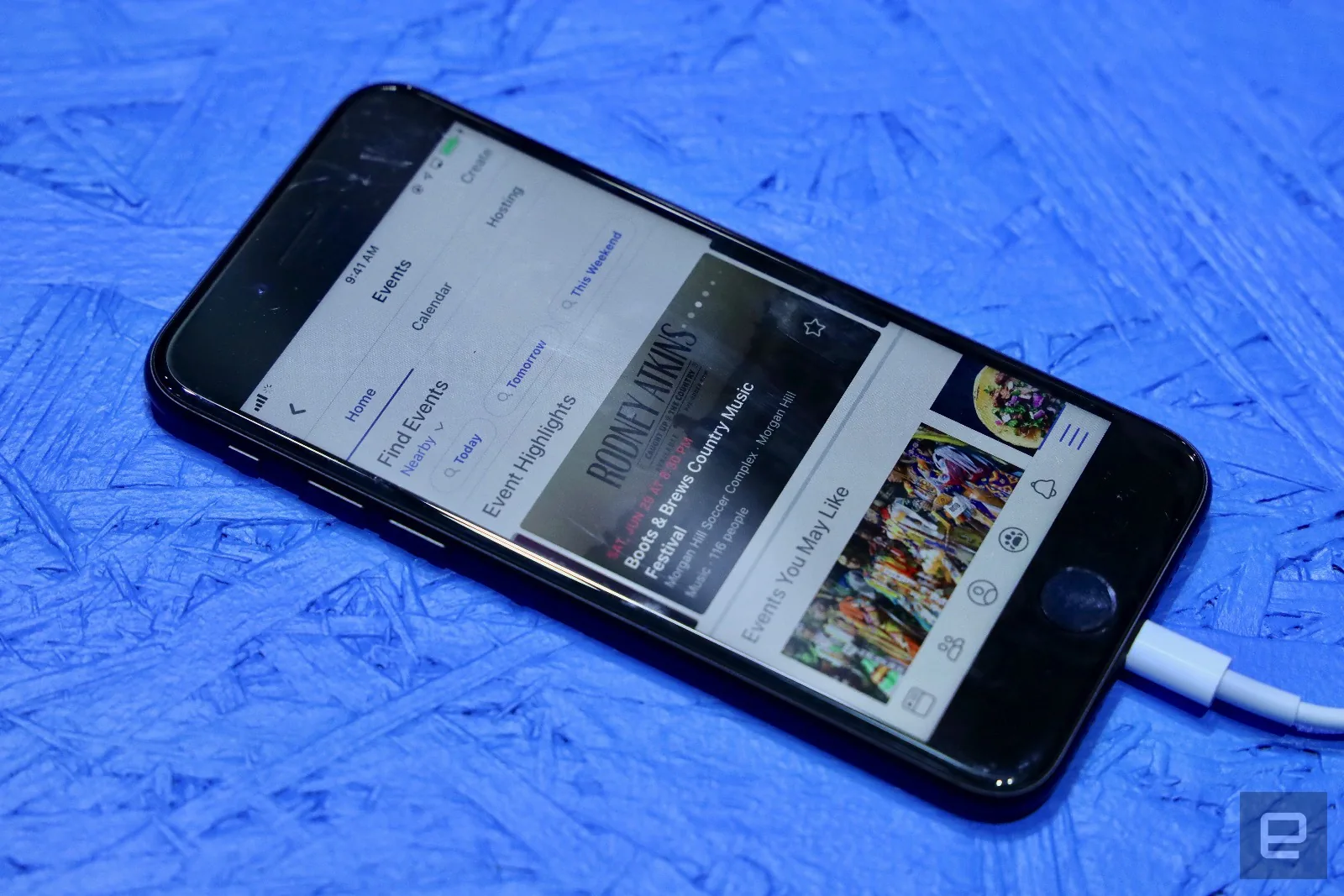 Cận cảnh giao diện ứng dụng Facebook được thiết kế lại