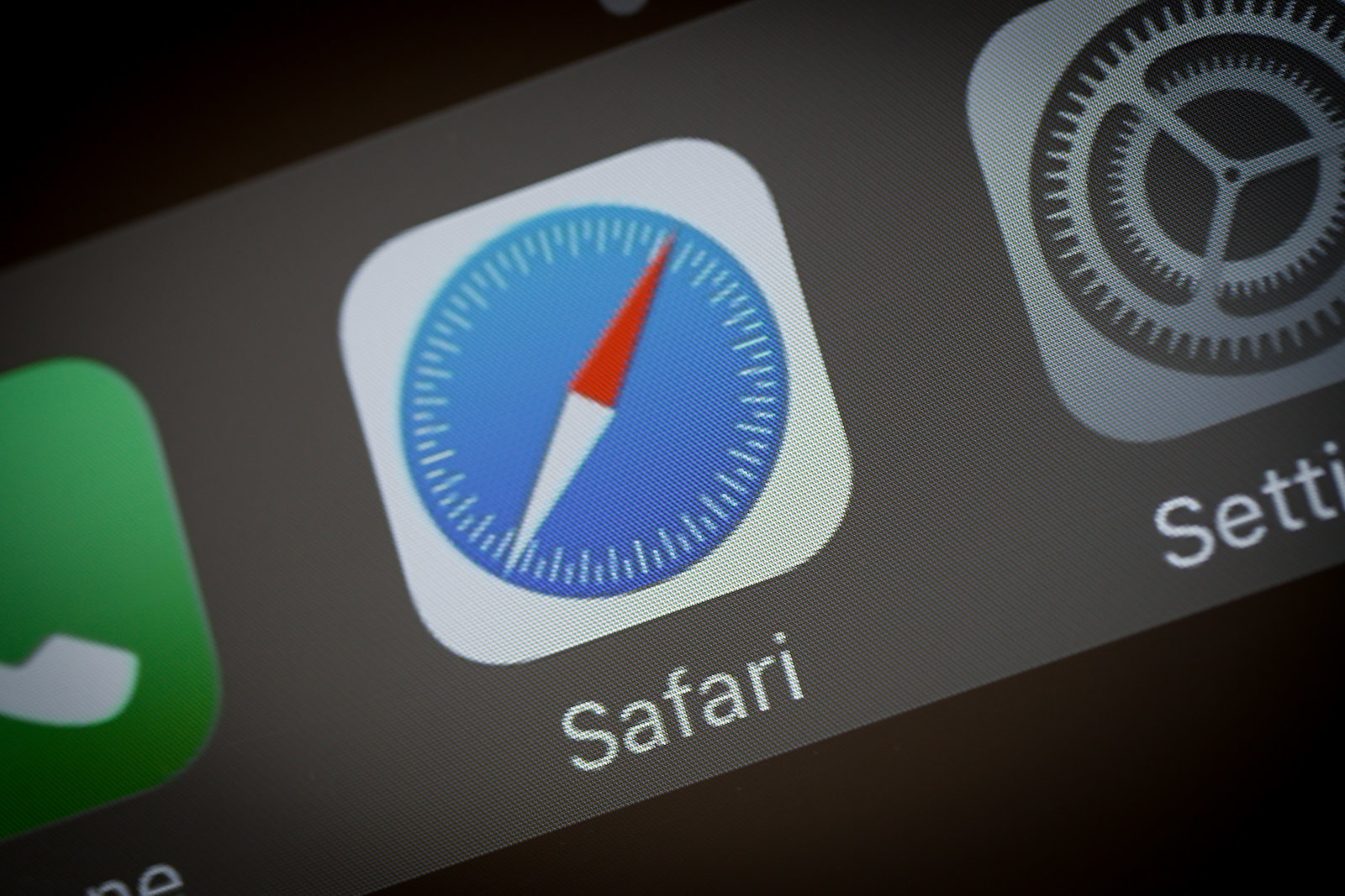 Hướng dẫn cách xóa lịch sử web của hồ sơ Safari trên iPhone