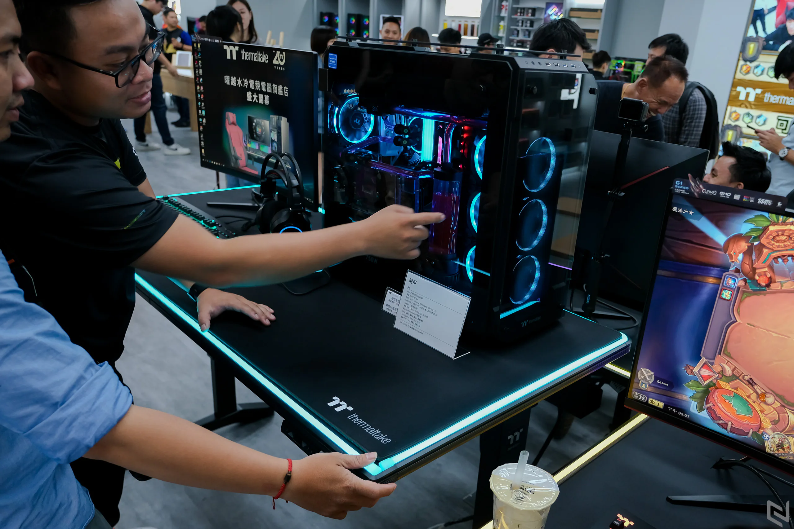Một vòng Flagship Store của Thermaltake tại Đài Loan