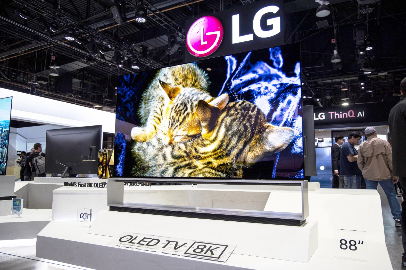LG mở bán TV OLED 8K đầu tiên trên thế giới trong tuần này
