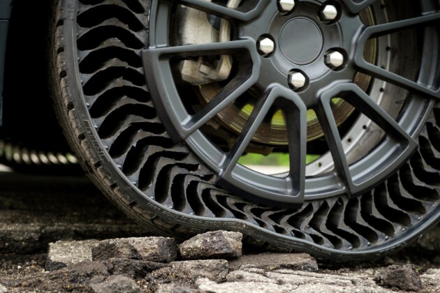 GM và Michelin cùng phát triển lốp không xăm thế hệ mới