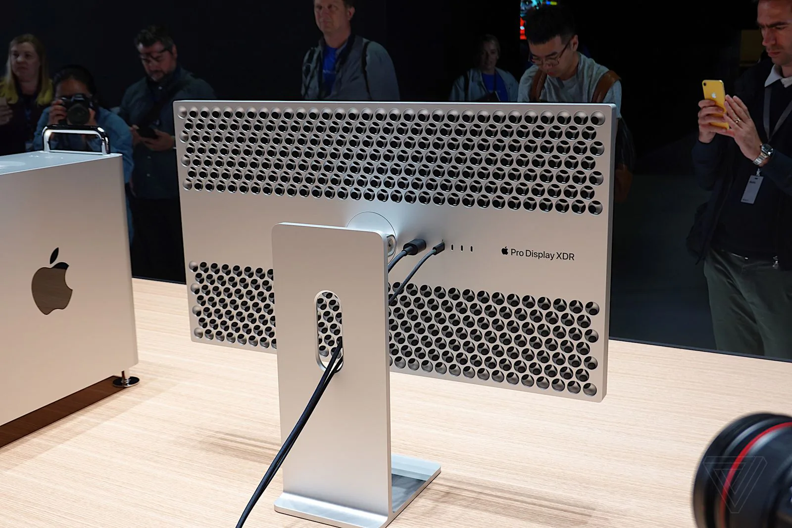 Tuỳ chọn Mac Pro 2019 tối đa sẽ tốn gần 1 tỷ và chưa có màn hình hay card đồ hoạ