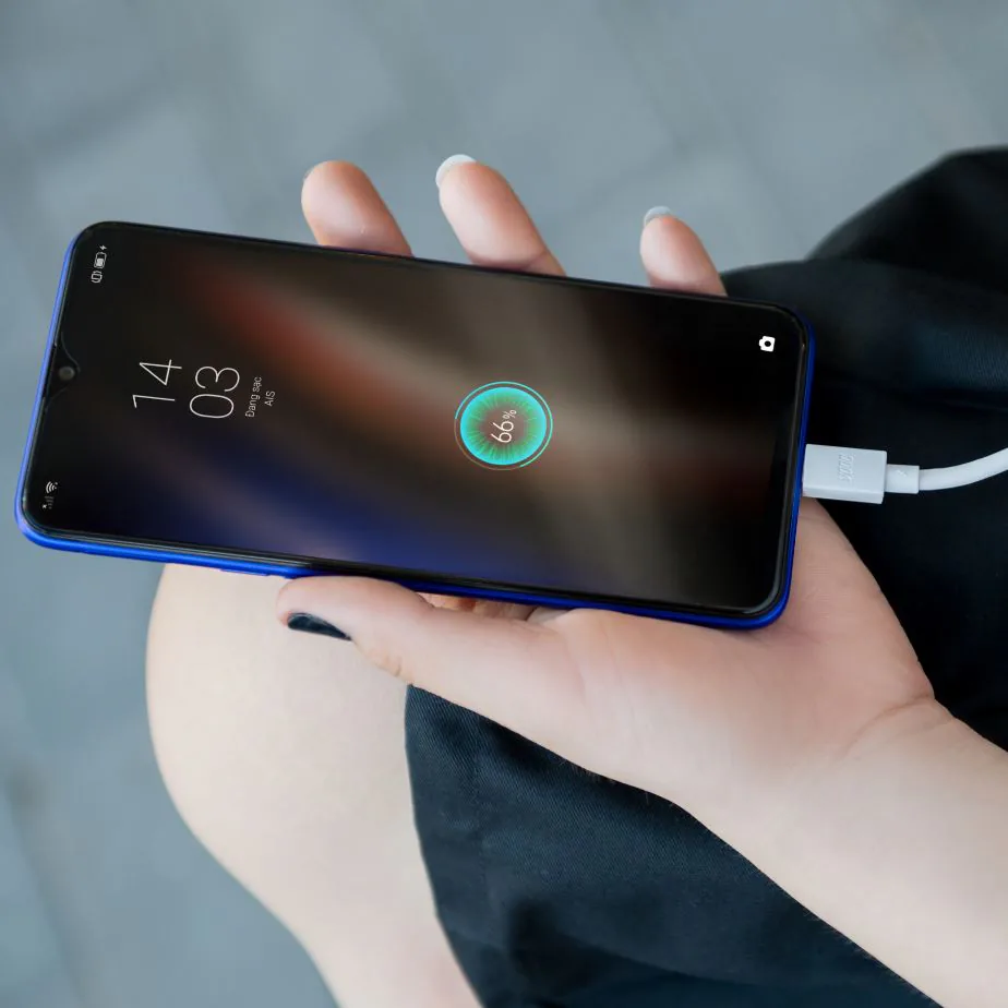 Realme 3 Pro chính thức lên kệ ngày 22/6, giá từ 6,490,000 VND