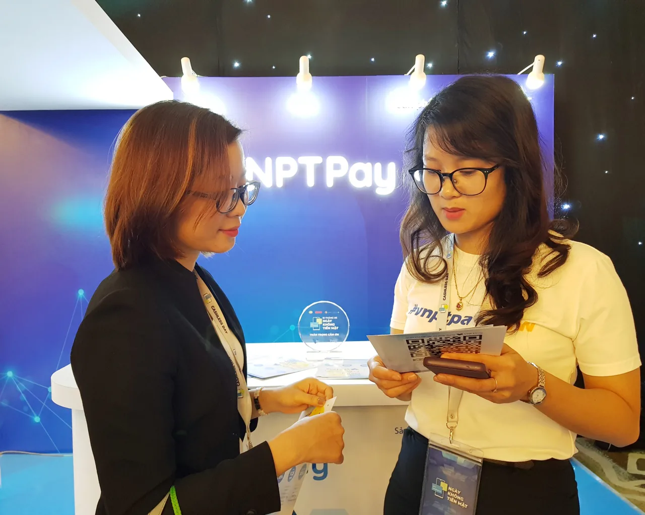Dễ dàng khi thanh toán “không tiền mặt” với VNPT Pay
