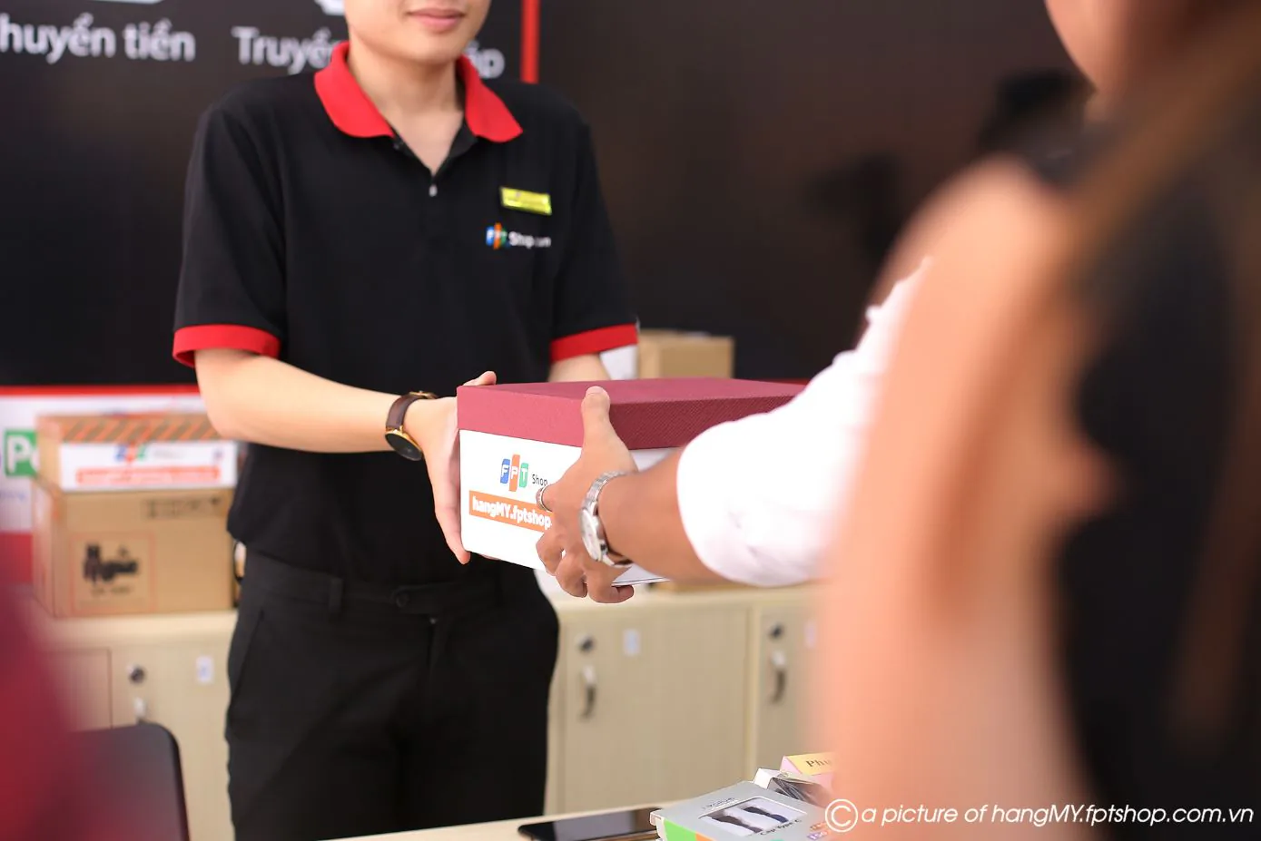 FPT Shop thu về 10 tỉ đồng chỉ sau 48 giờ từ trang hangmy.fptshop.com.vn