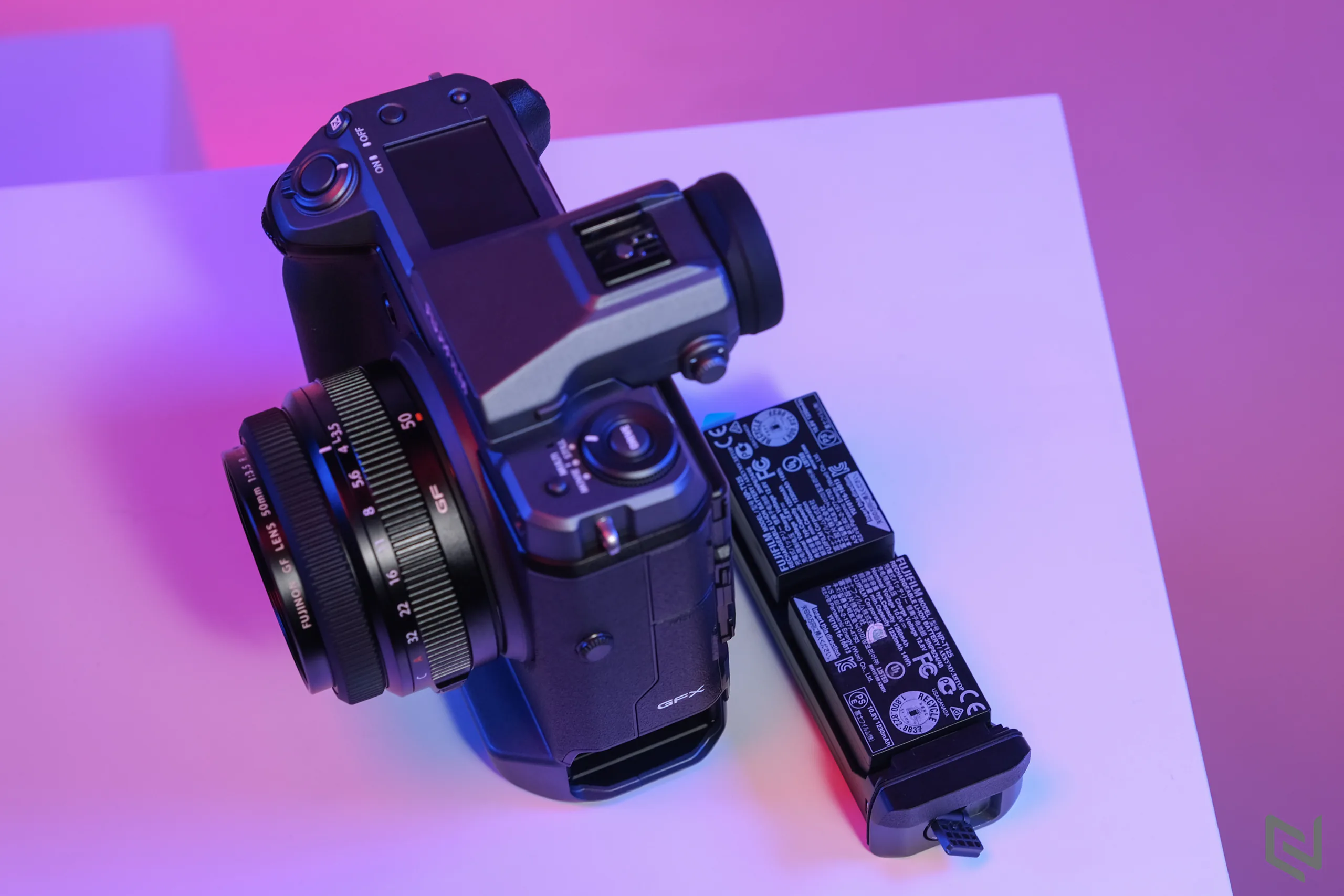 Ra mắt máy ảnh Fujifilm GFX100 tại Việt Nam: siêu phẩm Mirrorless cảm biến Medium Format 102MP, giá 255 triệu