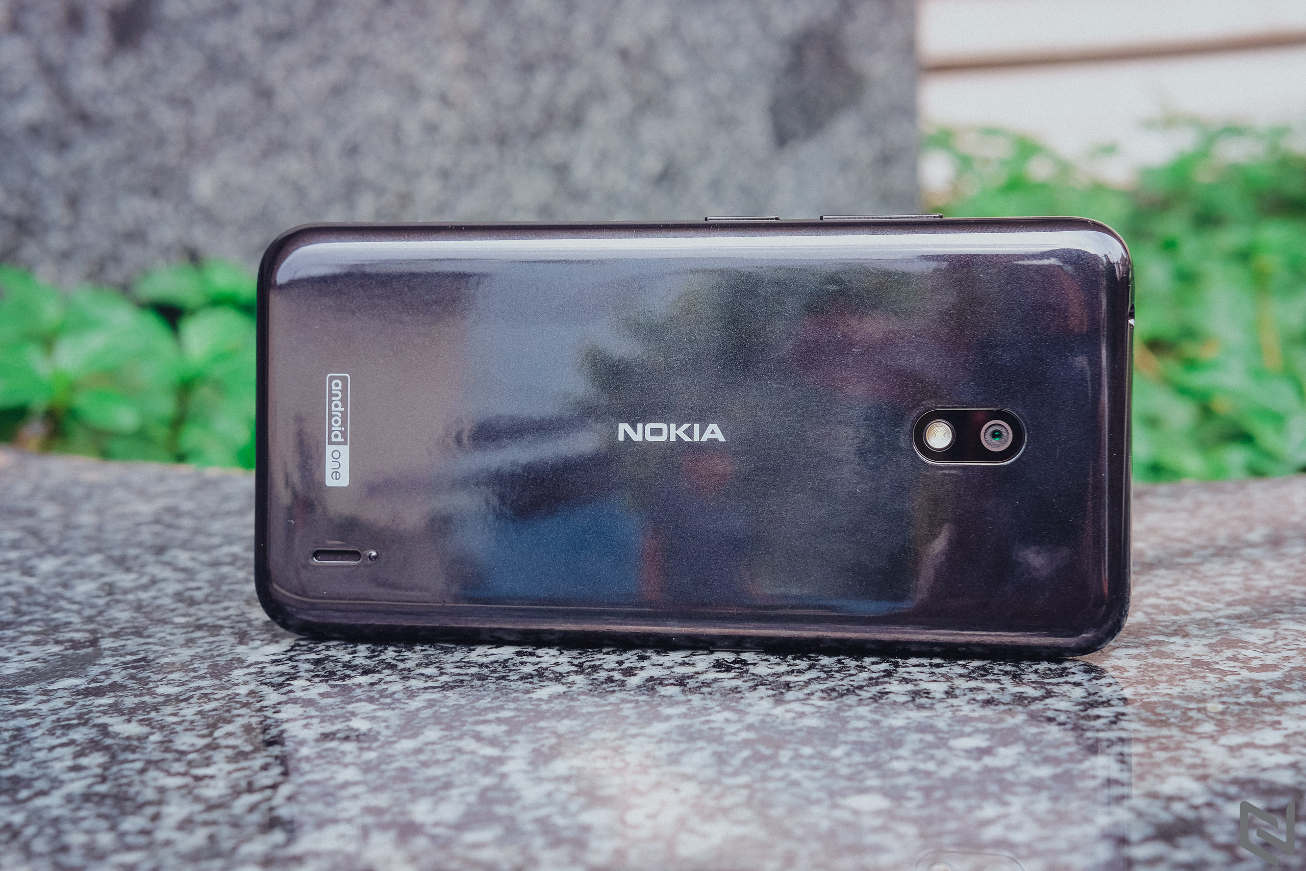 Trên tay Nokia 2.2: Cài sẵn Android 9 Pie, phím trợ lý ảo Google Assistant, nhận diện gương mặt, giá 2.29 triệu đồng