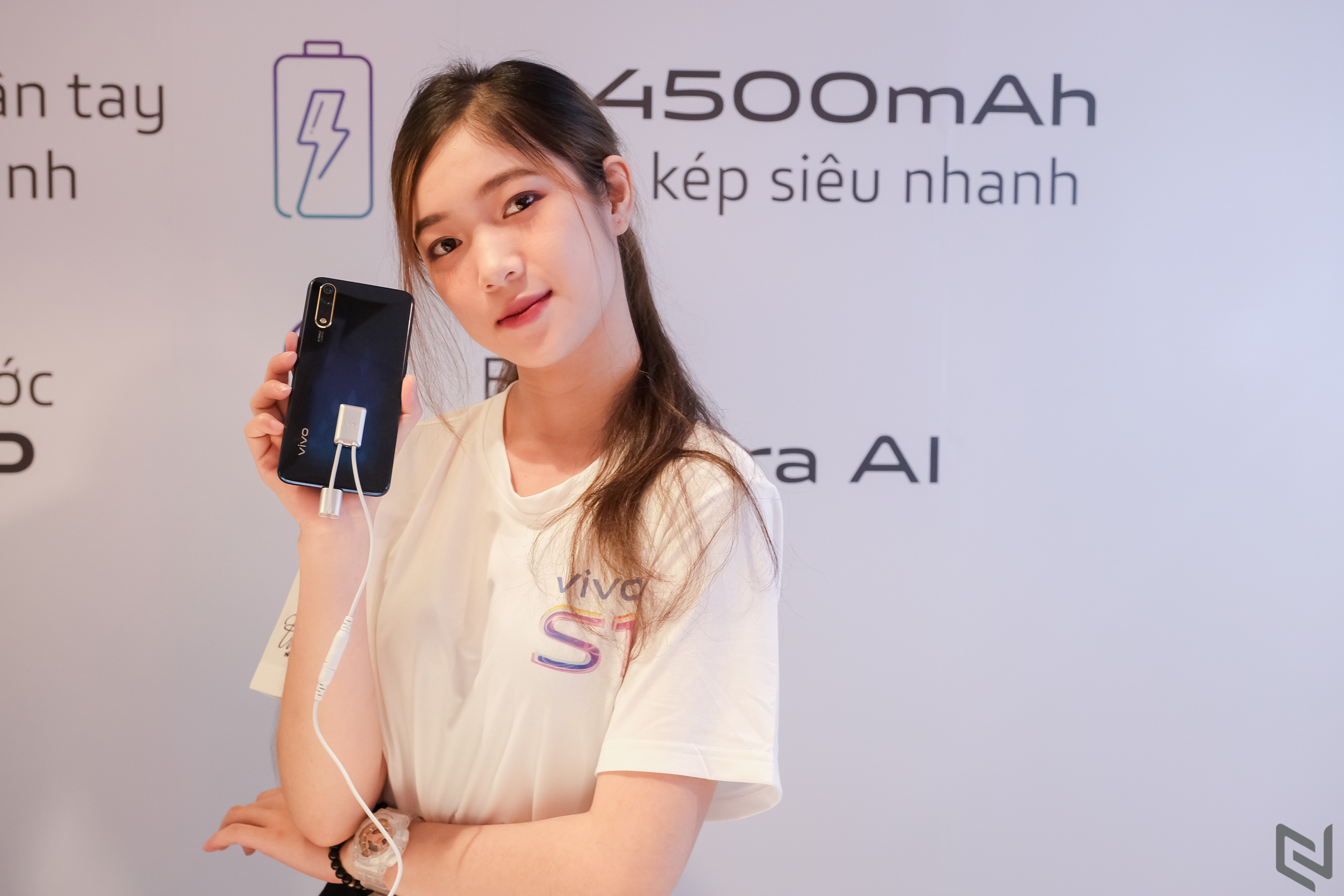 Vivo S1 chính thức ra mắt tại Việt Nam, cảm biến vân tay dưới màn hình, camera selfie AI 32MP, giá 7 triệu