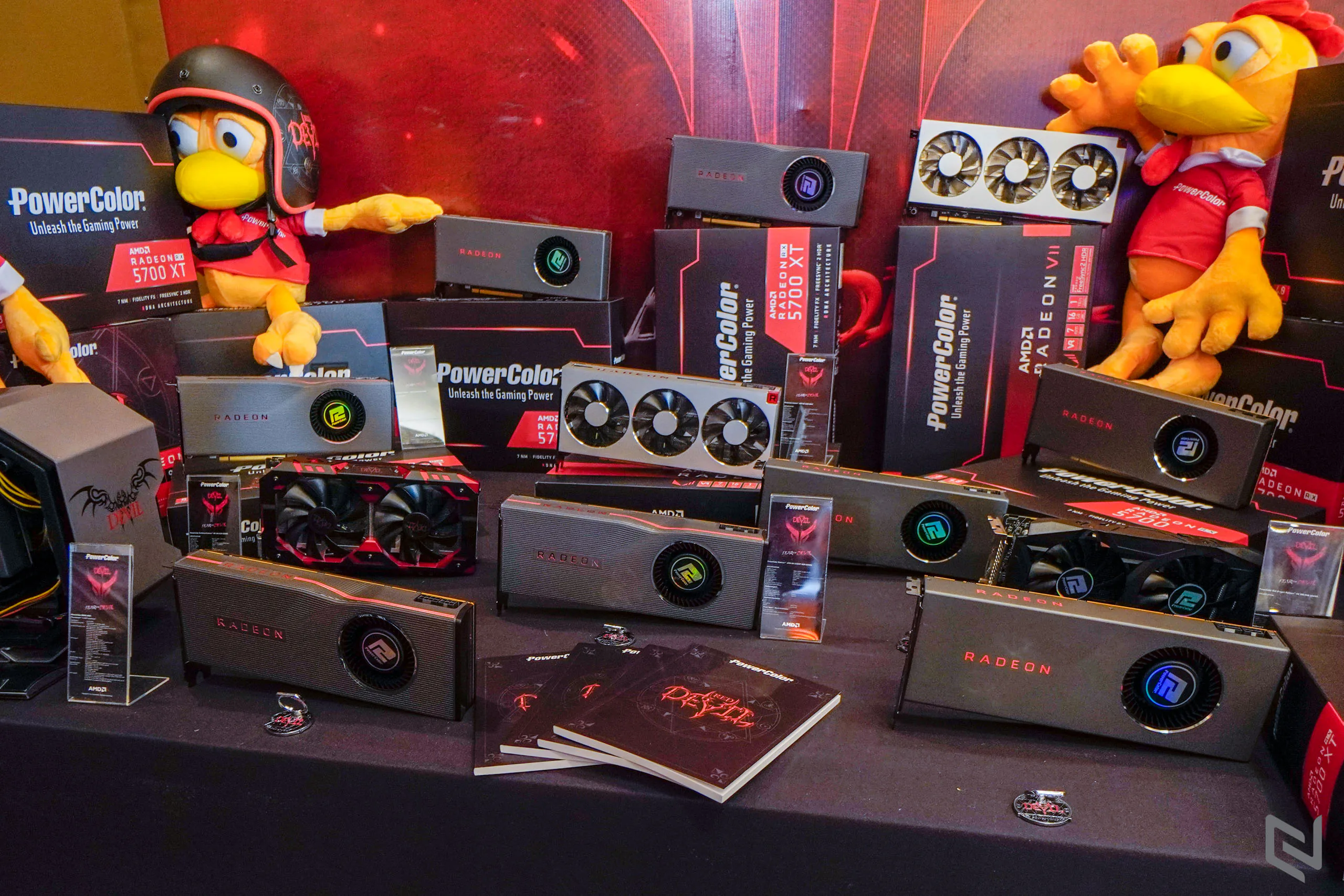 AMD ra mắt card đồ họa AMD Radeon RX 5700 và dòng chip xử lý máy bàn AMD Ryzen thế hệ thứ 3 tại Việt Nam