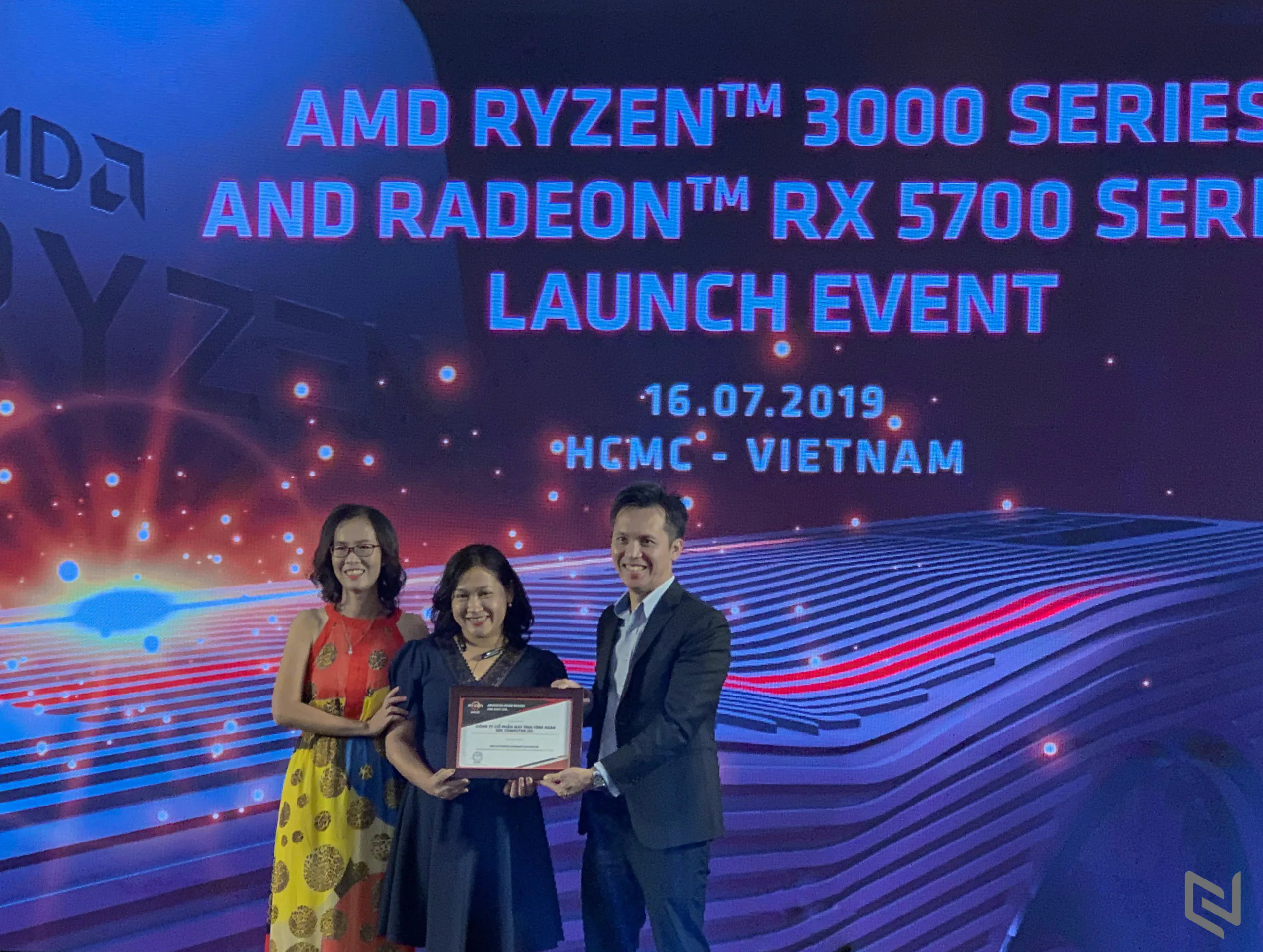 AMD ra mắt card đồ họa AMD Radeon RX 5700 và dòng chip xử lý máy bàn AMD Ryzen thế hệ thứ 3 tại Việt Nam
