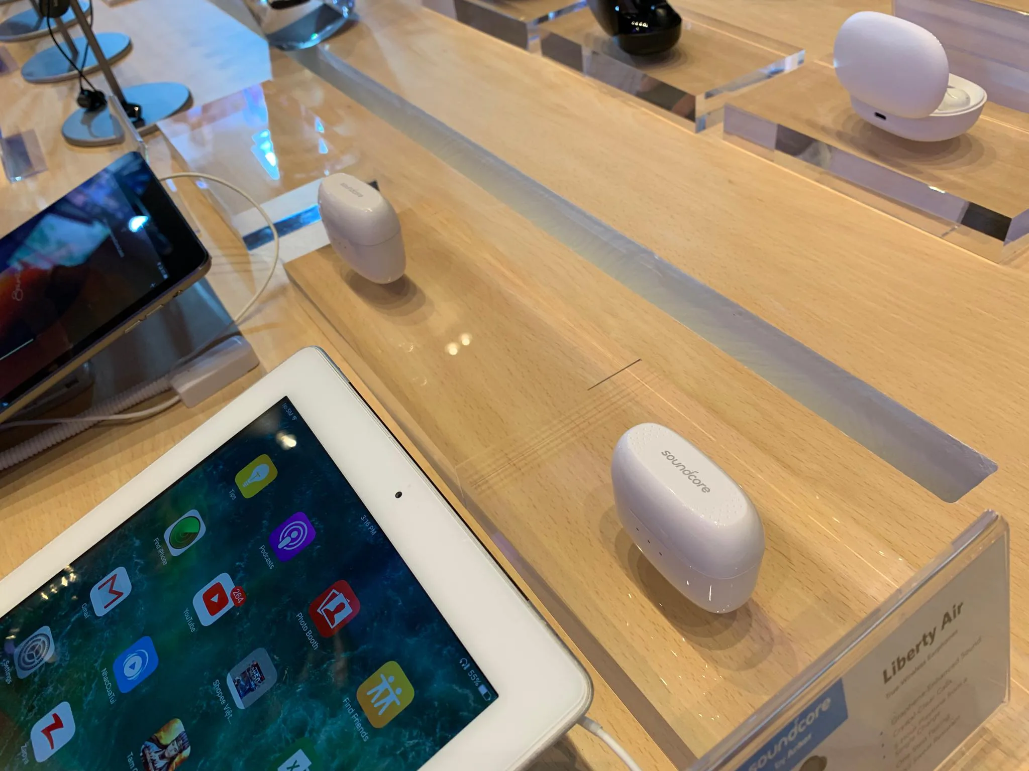 Anker Innovations giới thiệu loạt sản phẩm cáp, sạc, pin dự phòng, thiết bị âm thanh và hút bụi tại Việt Nam