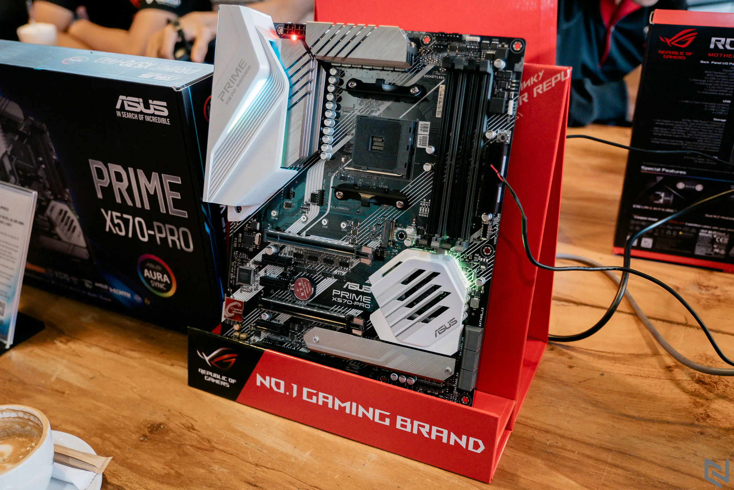 Asus chính thức mang về Việt Nam loạt bo mạch chủ AMD X570 Series