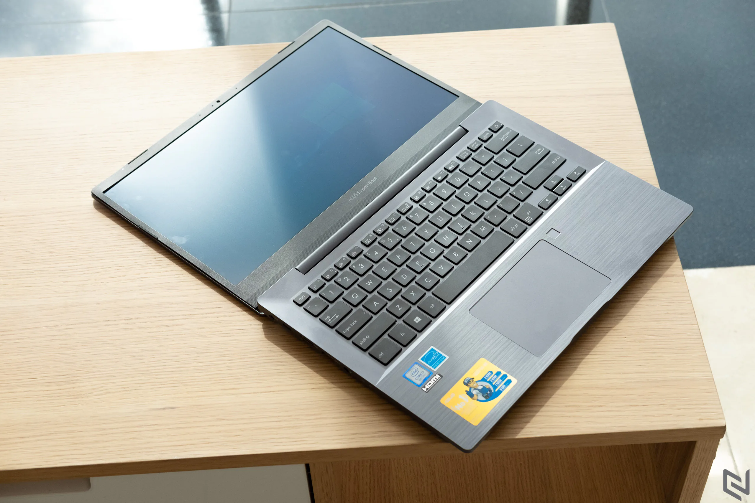 Đánh giá laptop ASUS ExpertBook P5440F: Độ bền đạt chuẩn quân đội nhưng vẫn gọn nhẹ và bảo mật dữ liệu cực cao