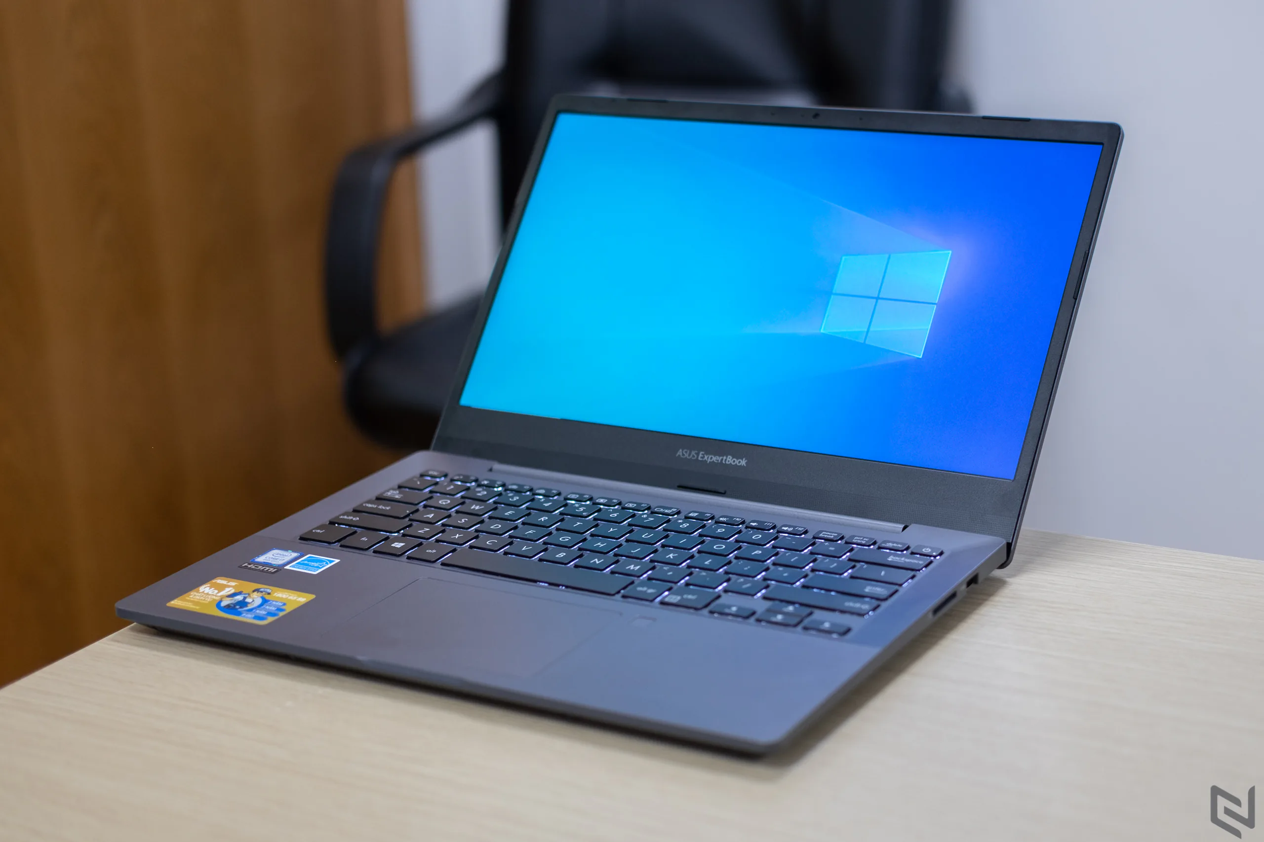 Đánh giá laptop ASUS ExpertBook P5440F: Độ bền đạt chuẩn quân đội nhưng vẫn gọn nhẹ và bảo mật dữ liệu cực cao