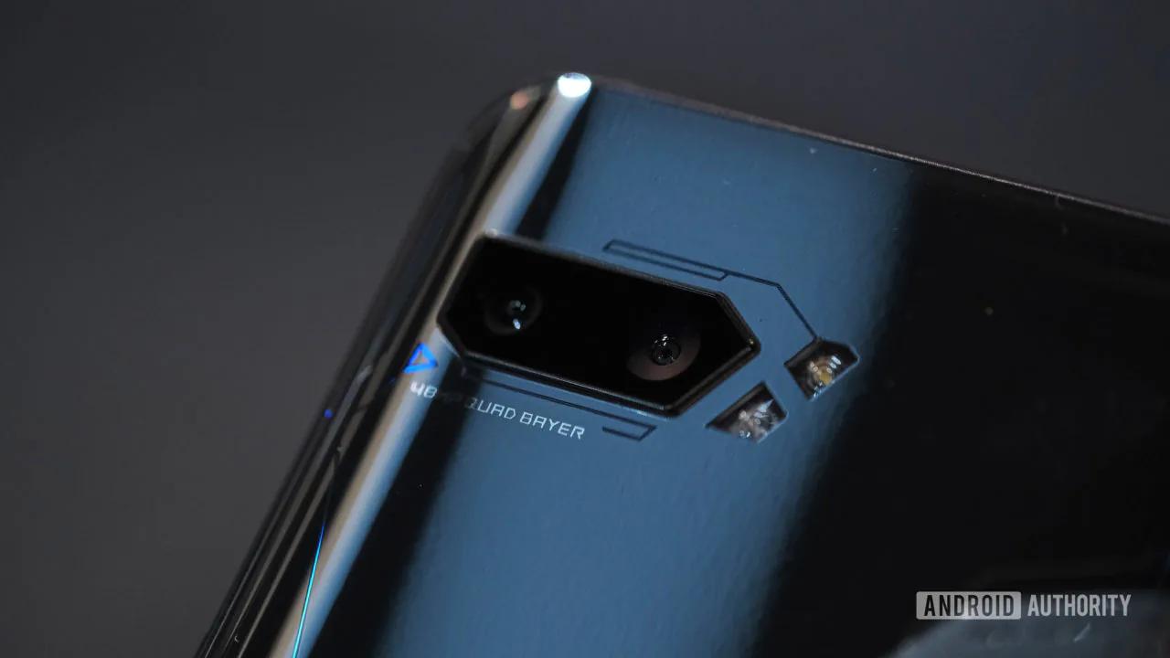 Trên tay ASUS ROG Phone 2: Trùm cuối smartphone chơi game xuất hiện, nhiều nâng cấp đáng giá so với phiên bản đầu