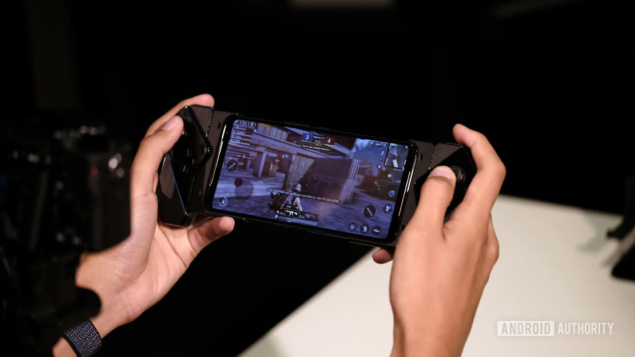 Trên tay ASUS ROG Phone 2: Trùm cuối smartphone chơi game xuất hiện, nhiều nâng cấp đáng giá so với phiên bản đầu