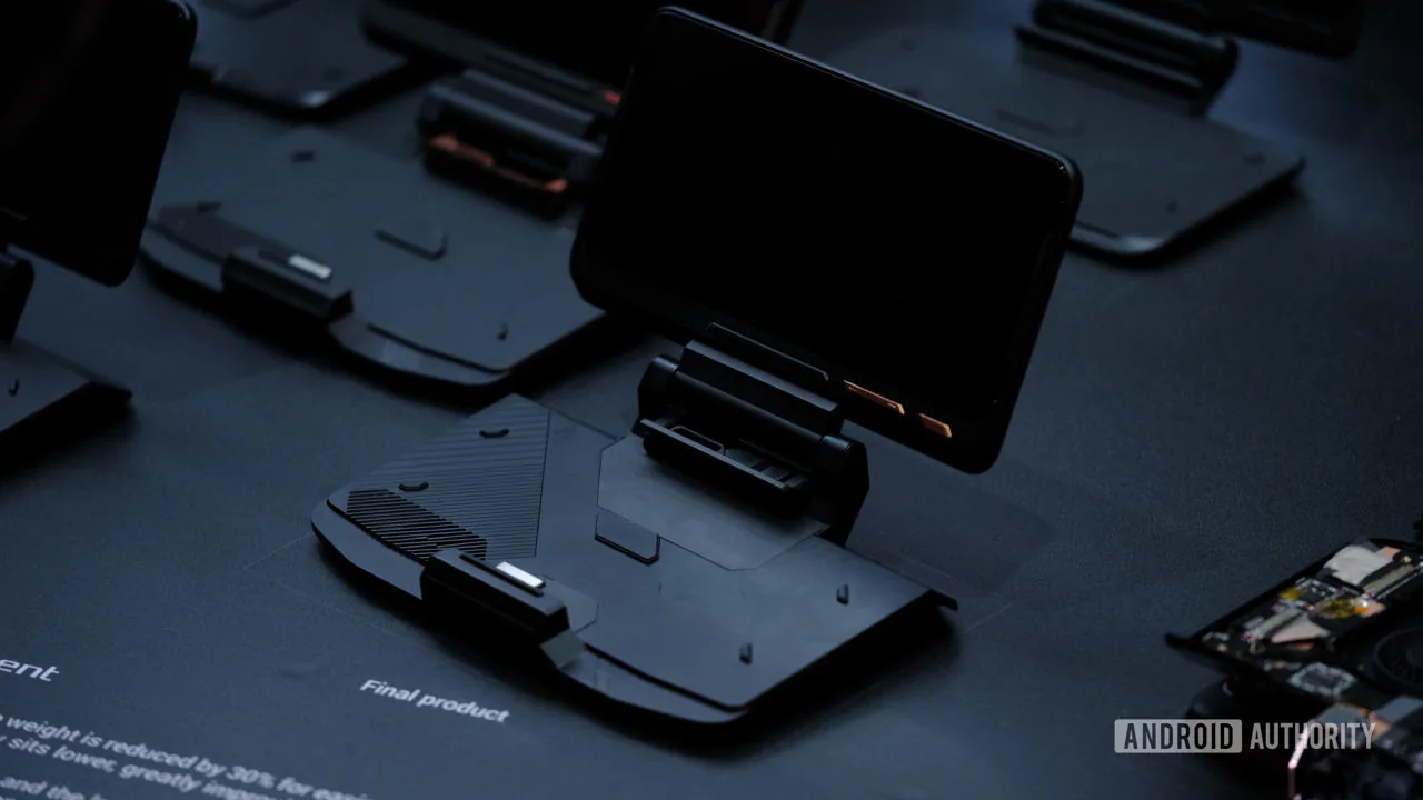 Trên tay ASUS ROG Phone 2: Trùm cuối smartphone chơi game xuất hiện, nhiều nâng cấp đáng giá so với phiên bản đầu
