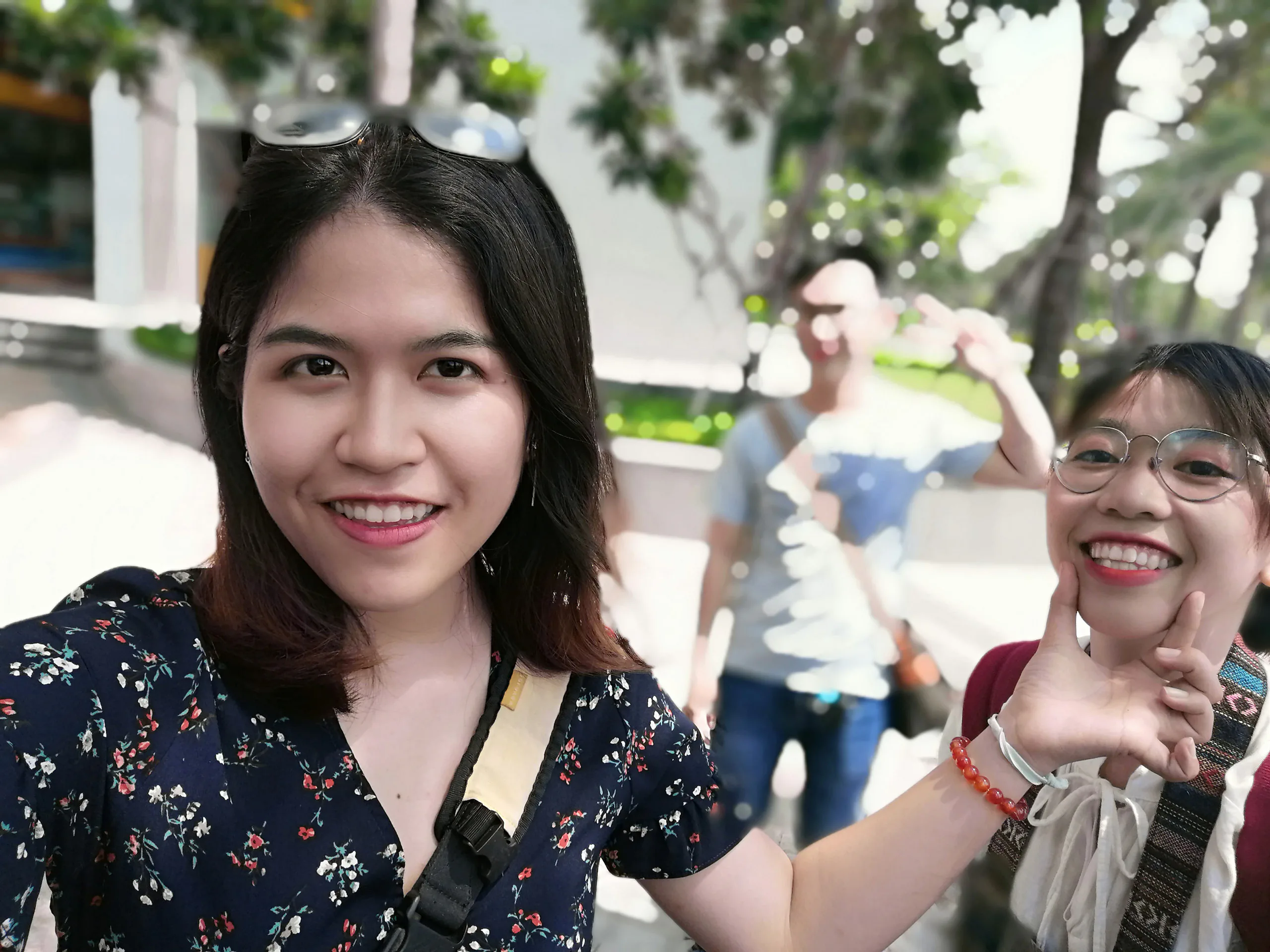 Honor 20 Lite cùng bộ ba camera của máy sẽ là trợ thủ đắc lực trong những chuyến dã ngoại cùng bạn bè