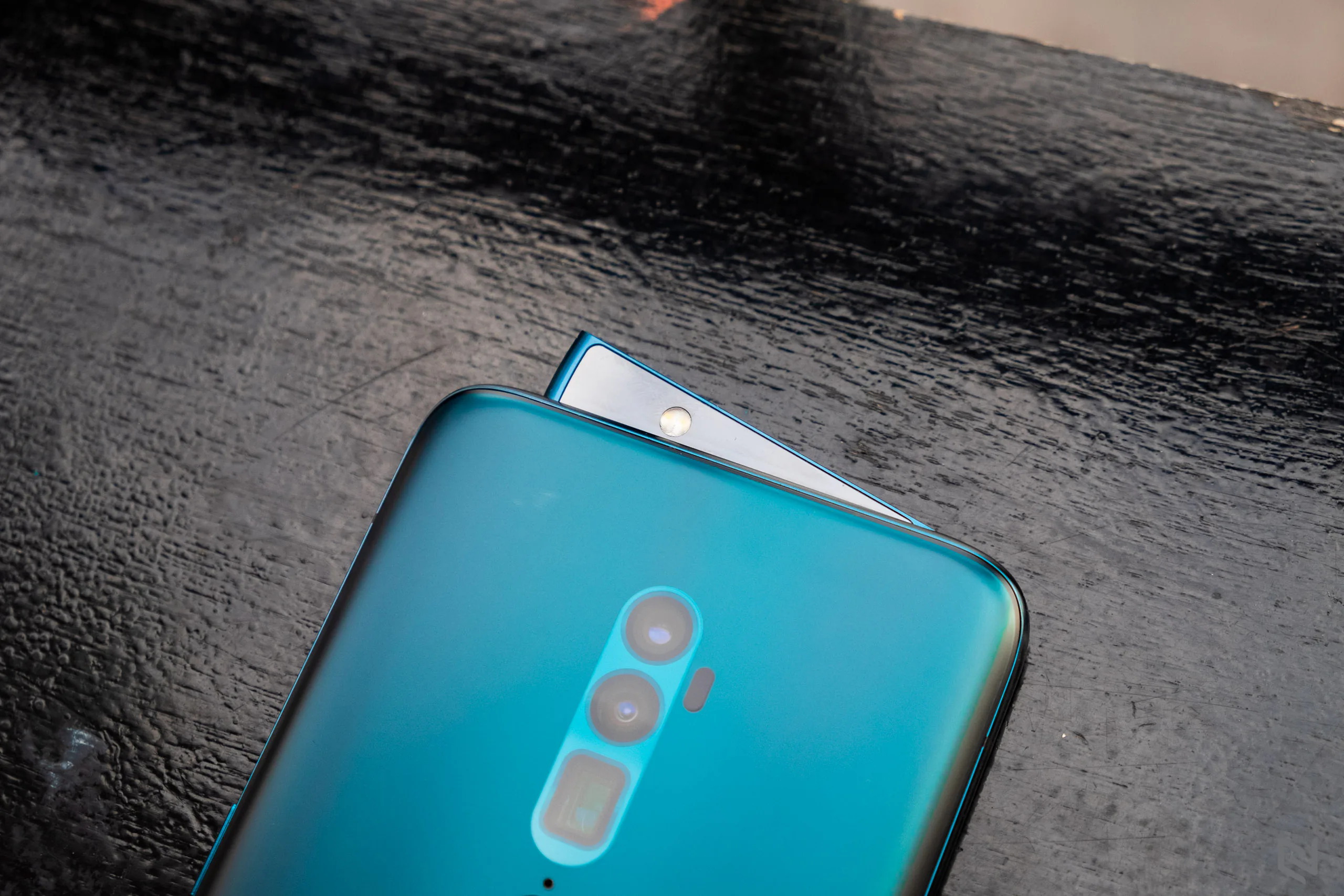 Chụp cả thế giới với công nghệ zoom hybrid 10x của OPPO Reno 10x zoom