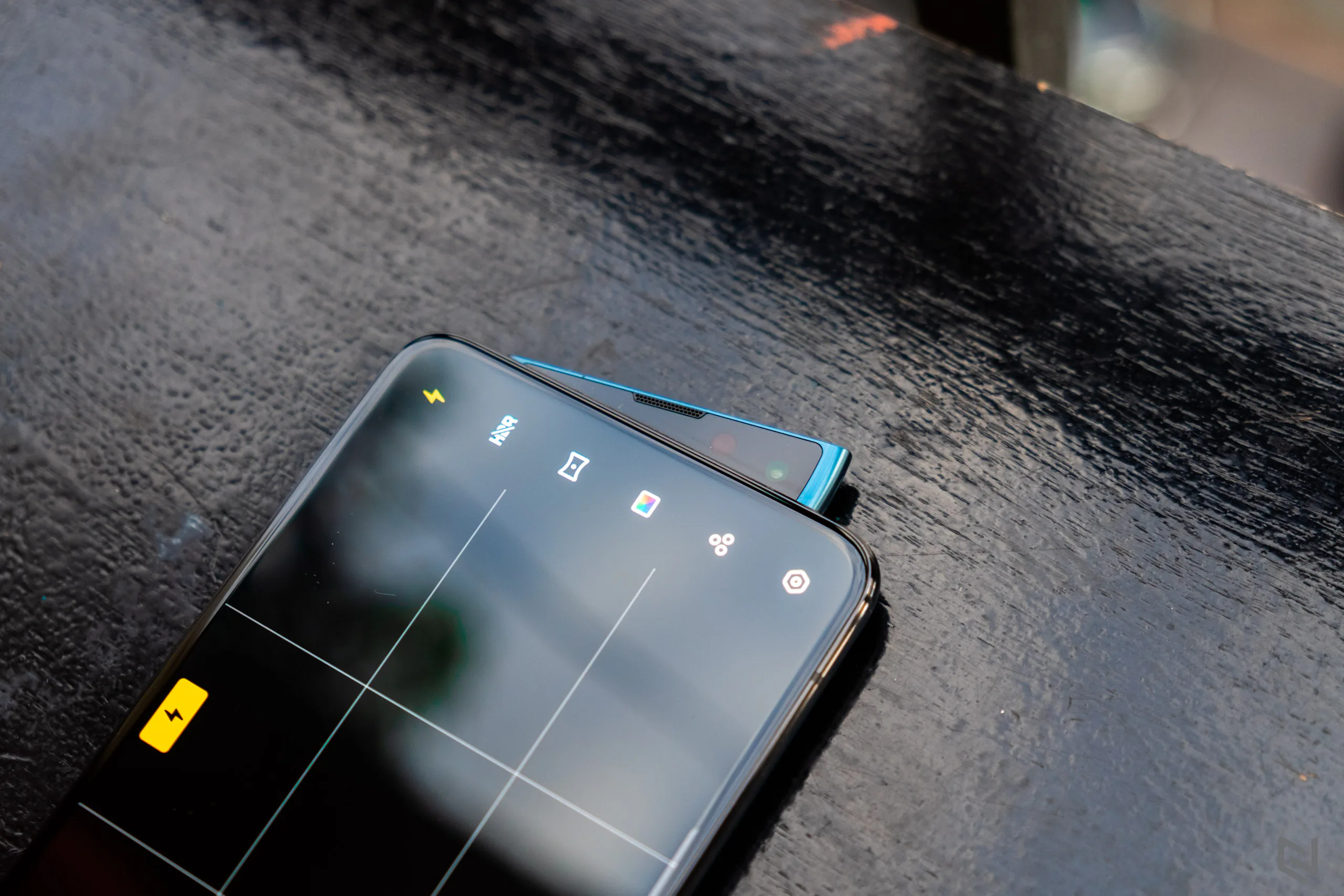 Chụp cả thế giới với công nghệ zoom hybrid 10x của OPPO Reno 10x zoom