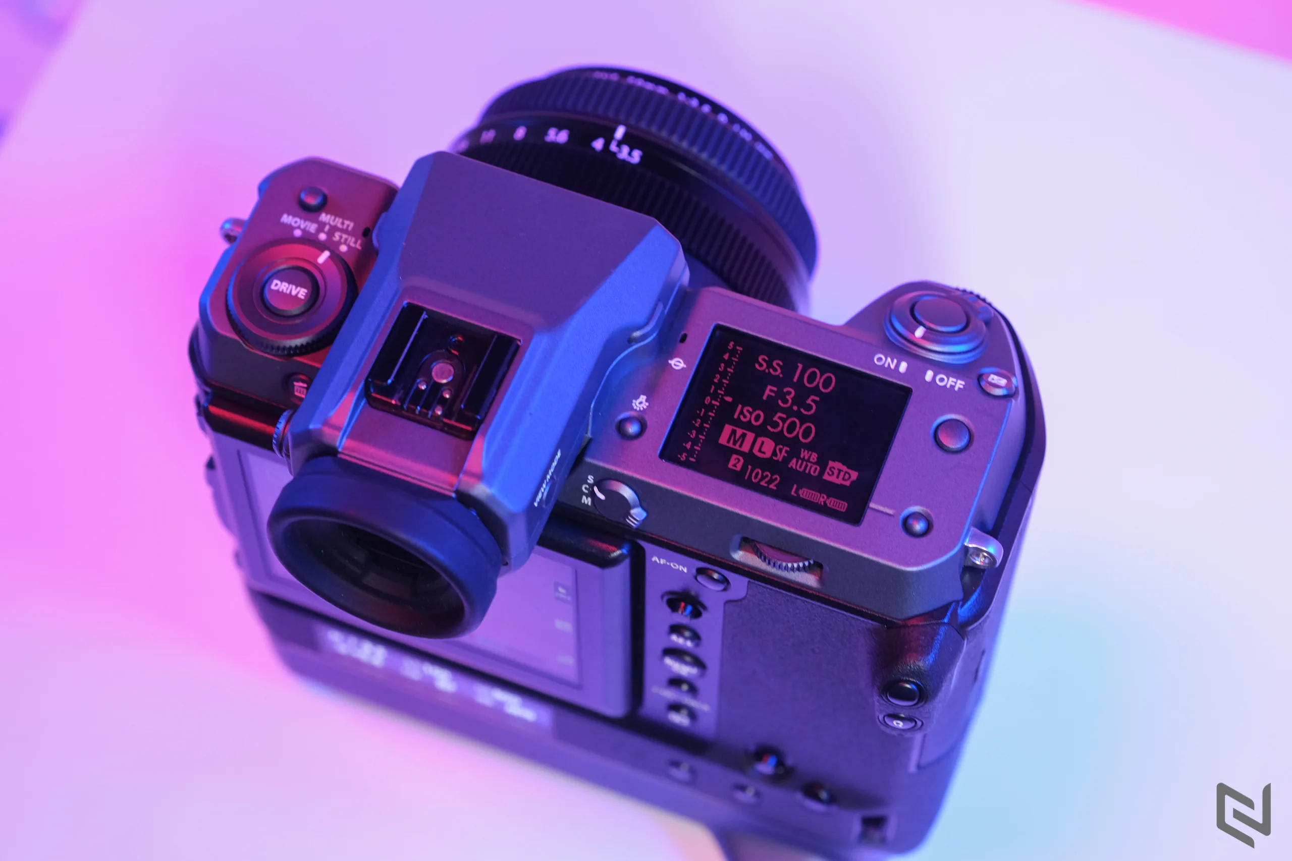 Ra mắt máy ảnh Fujifilm GFX100 tại Việt Nam: siêu phẩm Mirrorless cảm biến Medium Format 102MP, giá 255 triệu