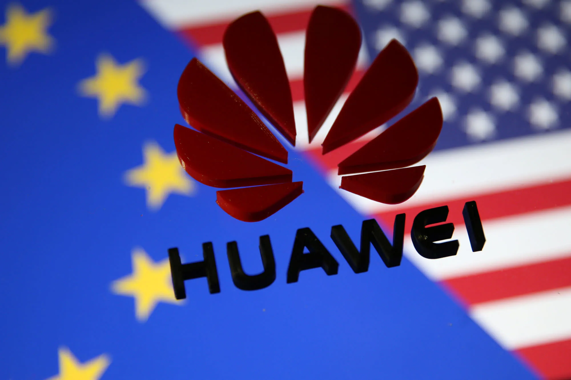 Hơn 25,000 nhân viên của Huawei liên quan đến Chính phủ Trung Quốc