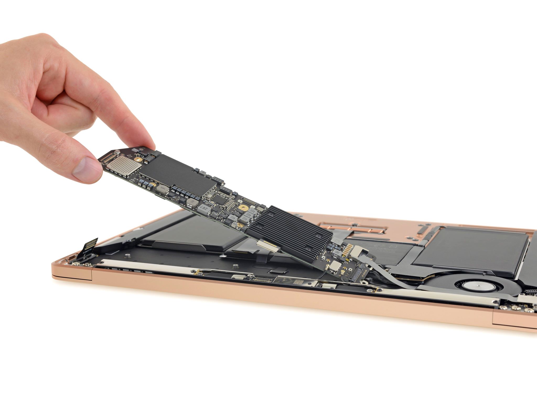Apple thay thế miễn phí 'một số lượng nhỏ' MacBook Air 2018 gặp vấn đề về logic board