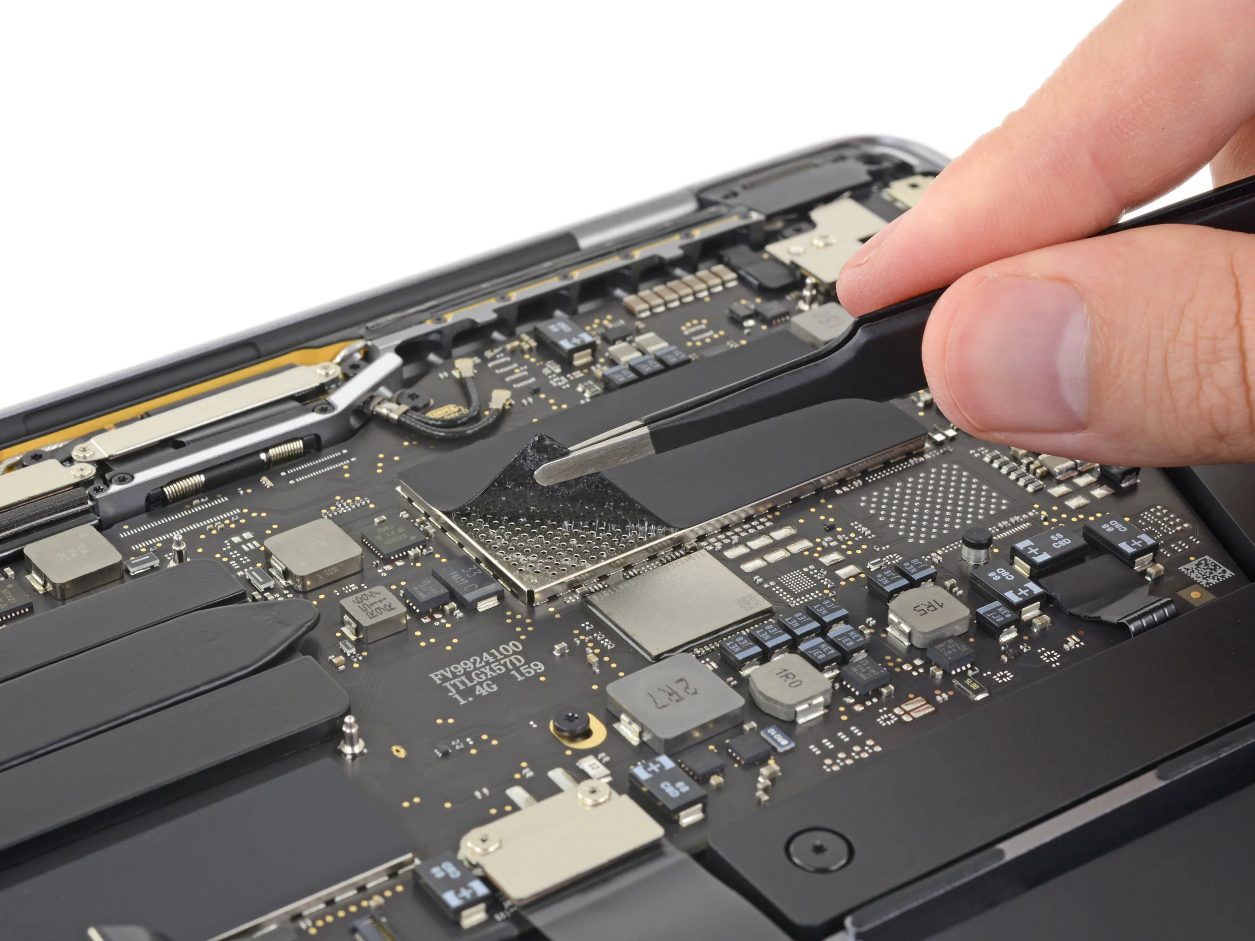 Tháo rời MacBook Pro 13-inch 2019 cùng iFixit, pin lớn hơn với thay đổi vật liệu bàn phím
